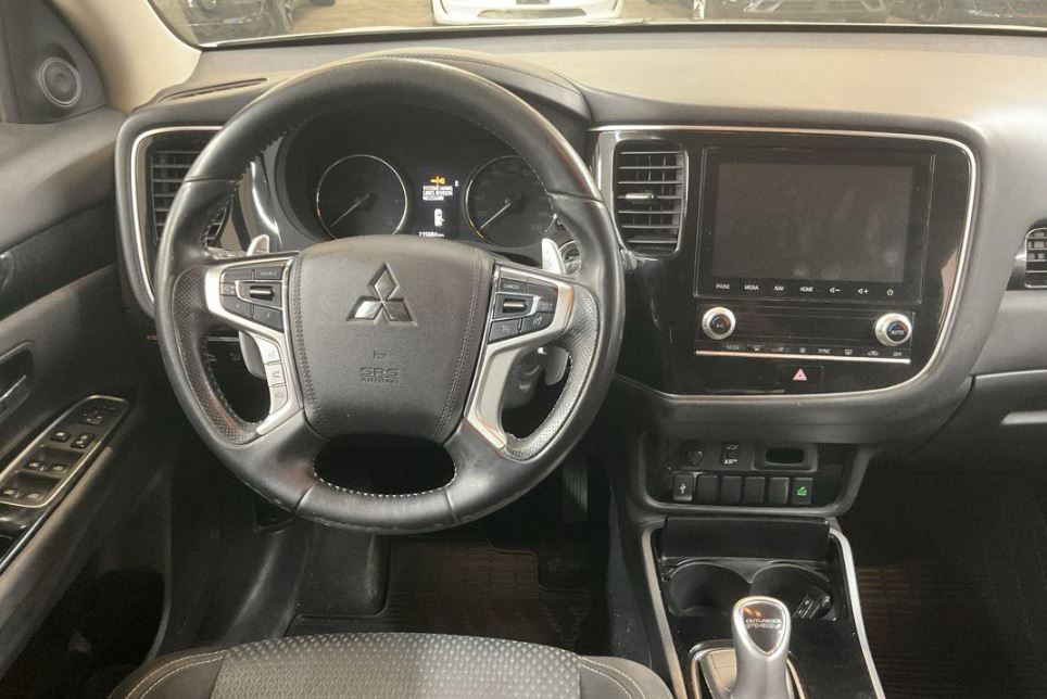 MITSUBISHI Outlander 2.4 PHEV Value 4WD Automatic-image-1