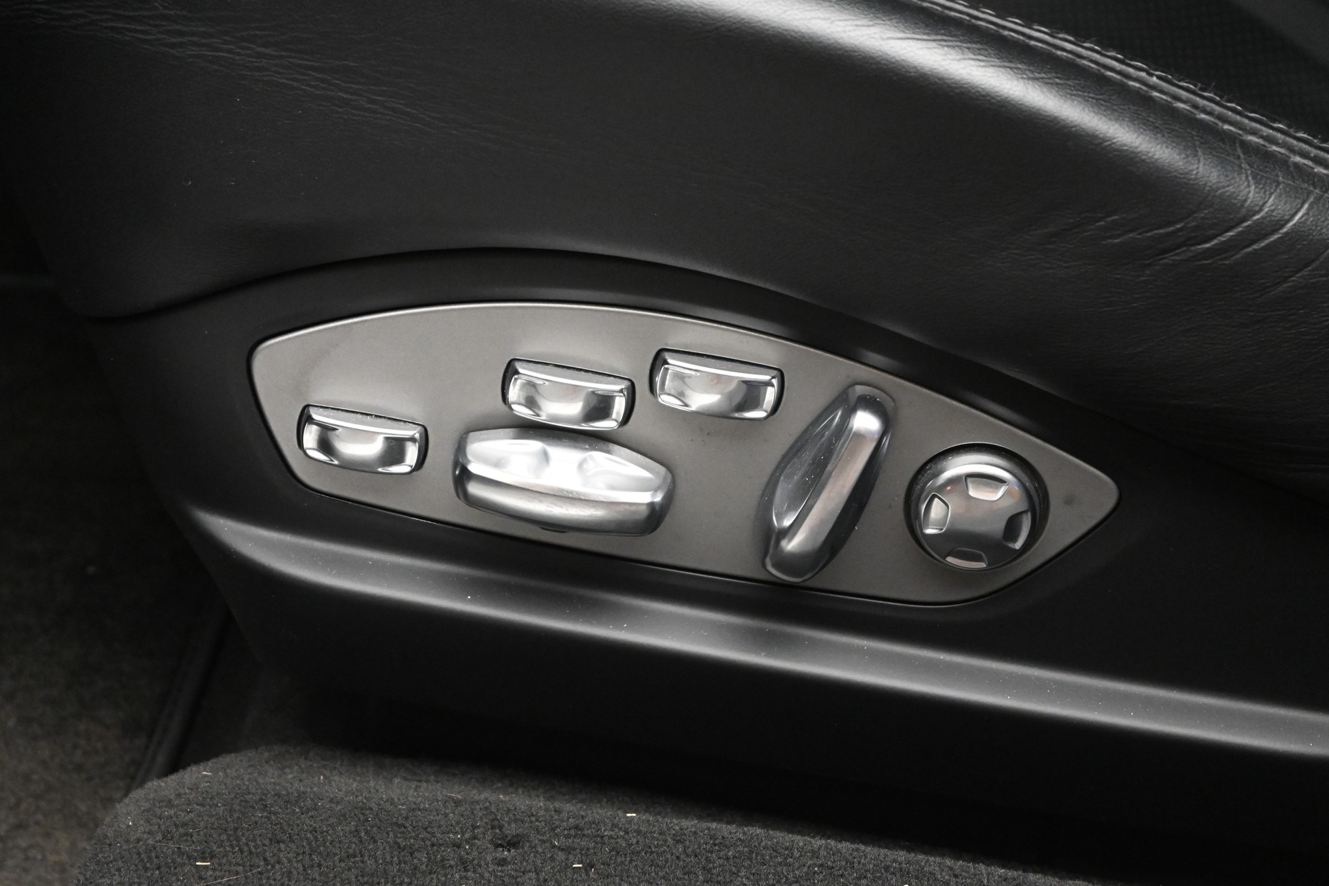 PORSCHE Panamera 4.8 V8 Turbo S PDK-image-16