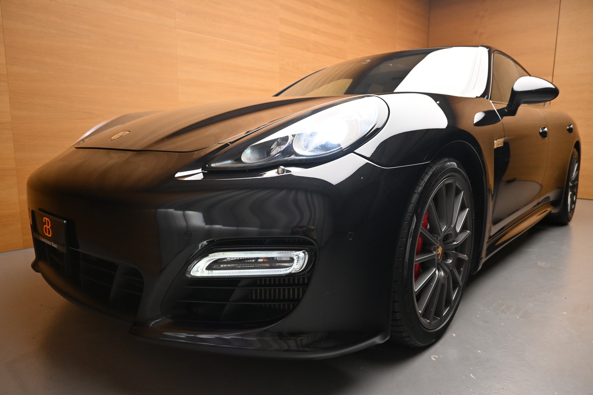 PORSCHE Panamera 4.8 V8 Turbo S PDK-image-1