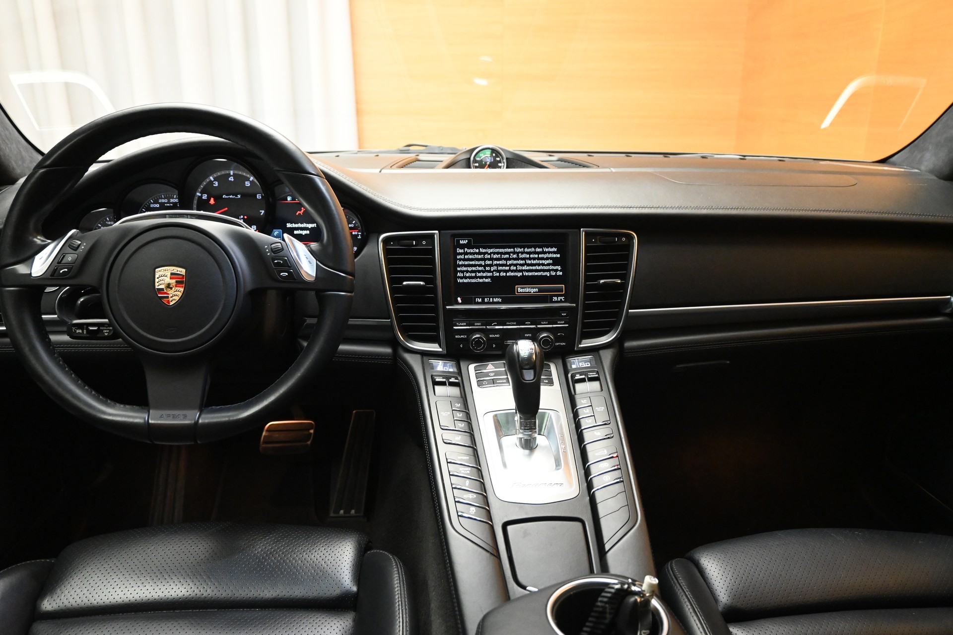 PORSCHE Panamera 4.8 V8 Turbo S PDK-image-9