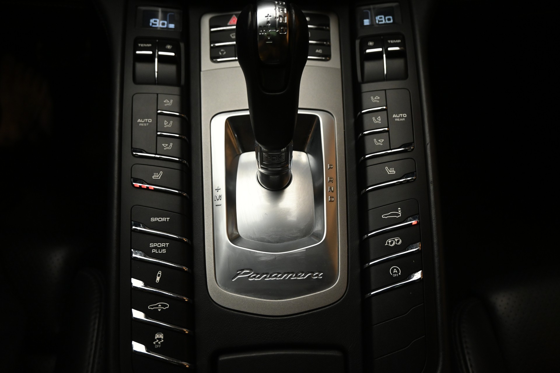 PORSCHE Panamera 4.8 V8 Turbo S PDK-image-12