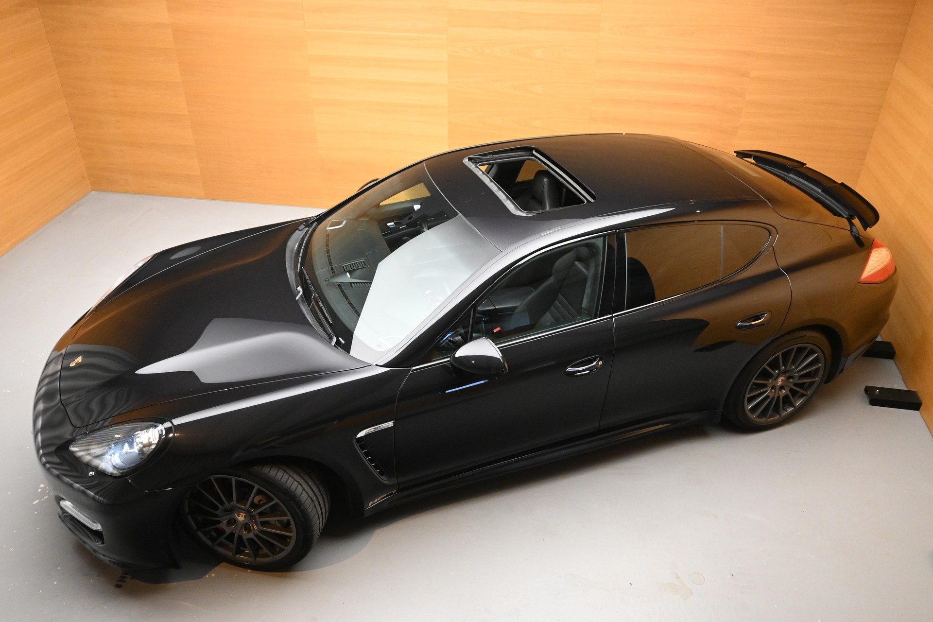 PORSCHE Panamera 4.8 V8 Turbo S PDK-image-2