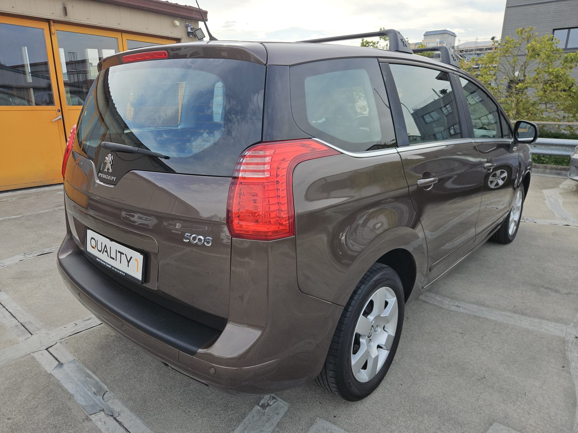 PEUGEOT 5008 1.2 Pure Tech Active-showroom-element-3
