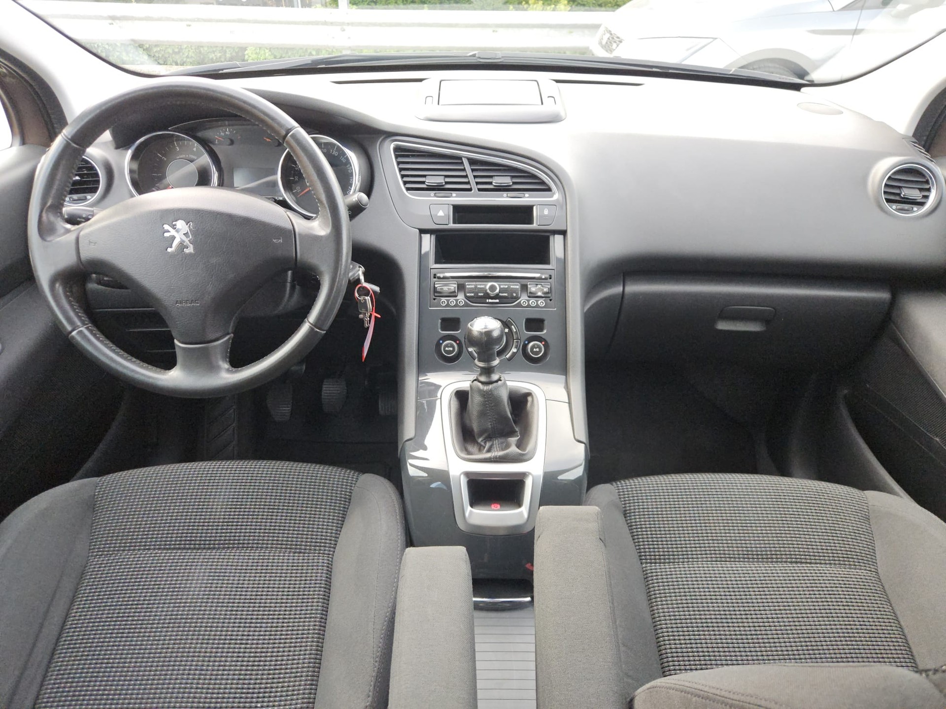 PEUGEOT 5008 1.2 Pure Tech Active-image-7