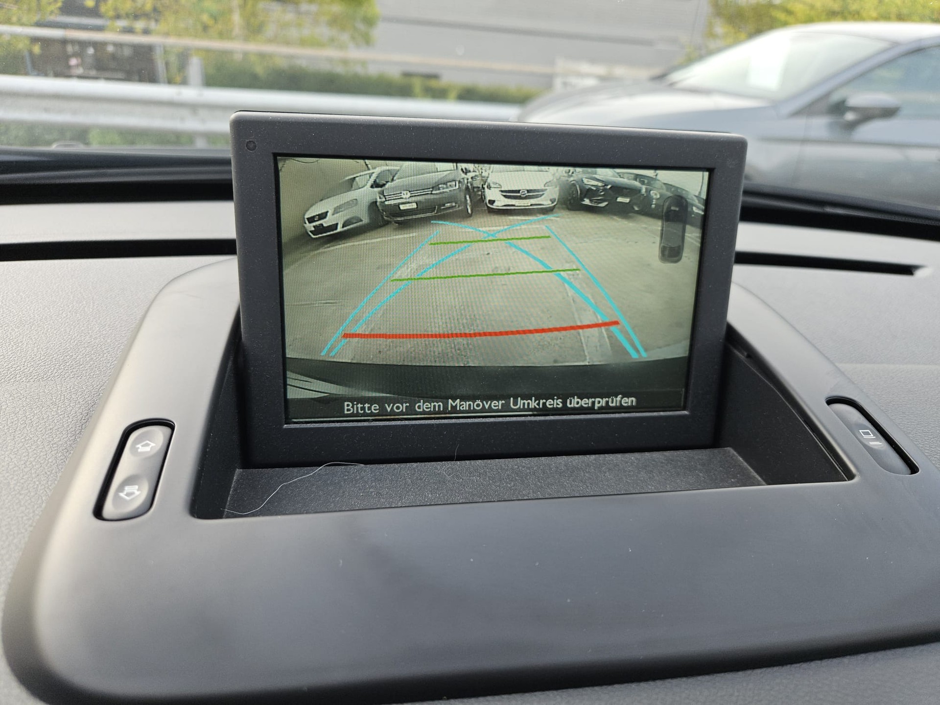 PEUGEOT 5008 1.2 Pure Tech Active-image-10