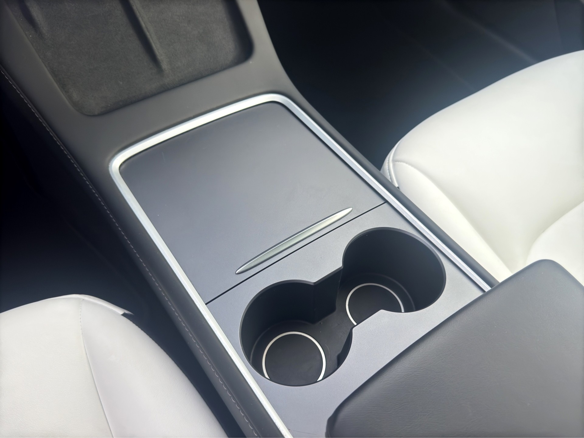 TESLA Model 3 Long Range Dual Motor AWD-image-16