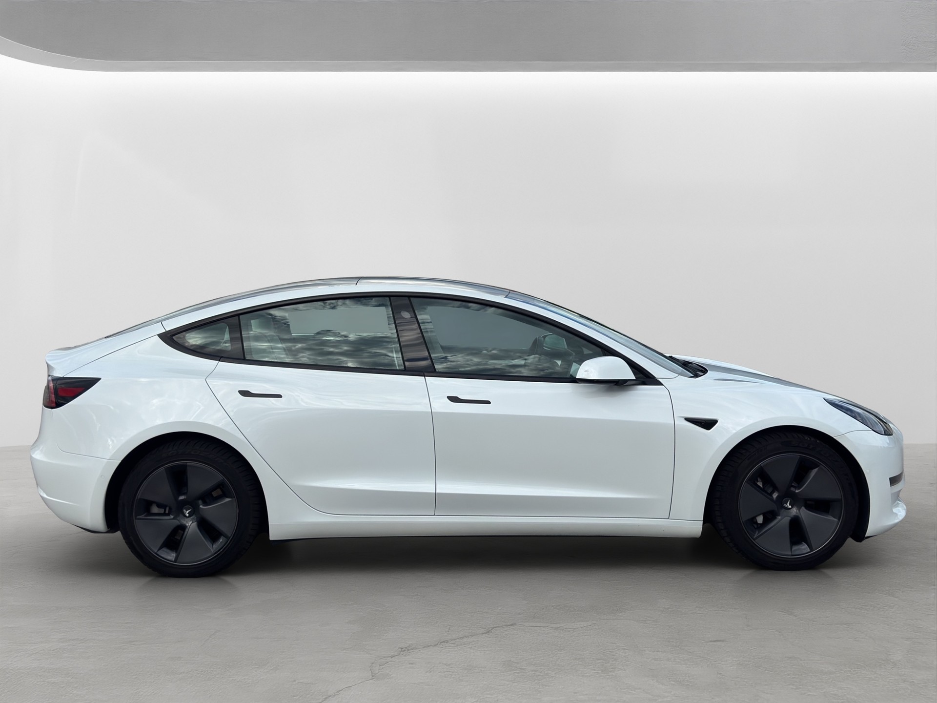 TESLA Model 3 Long Range Dual Motor AWD-image-6