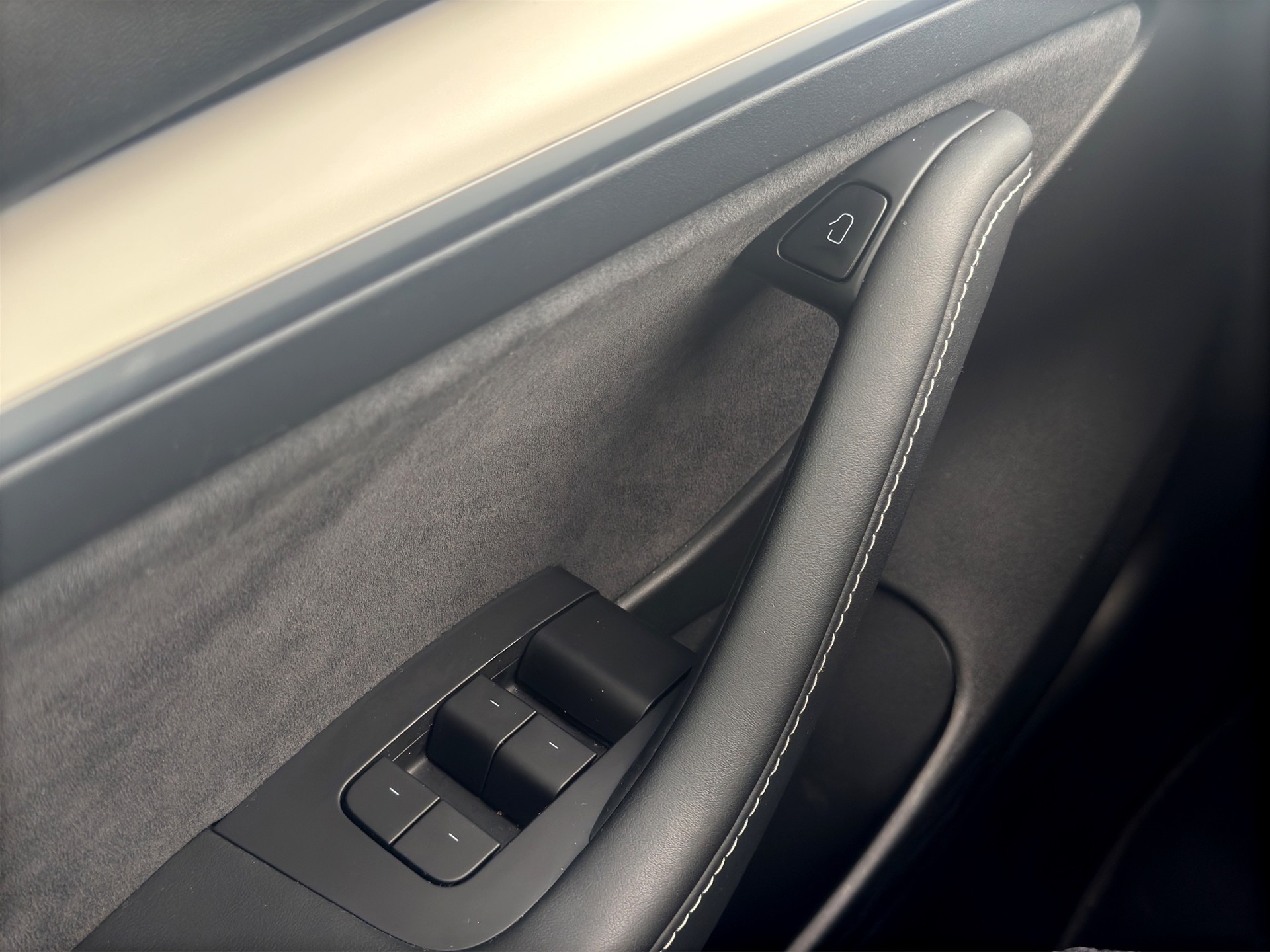 TESLA Model 3 Long Range Dual Motor AWD-image-15