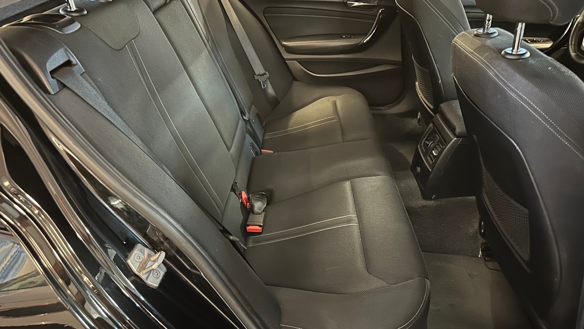 BMW 116d Sport Line Steptronic-image-8