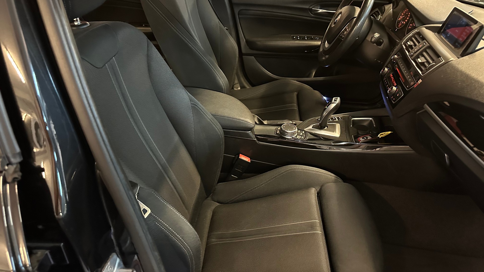 BMW 116d Sport Line Steptronic-image-7