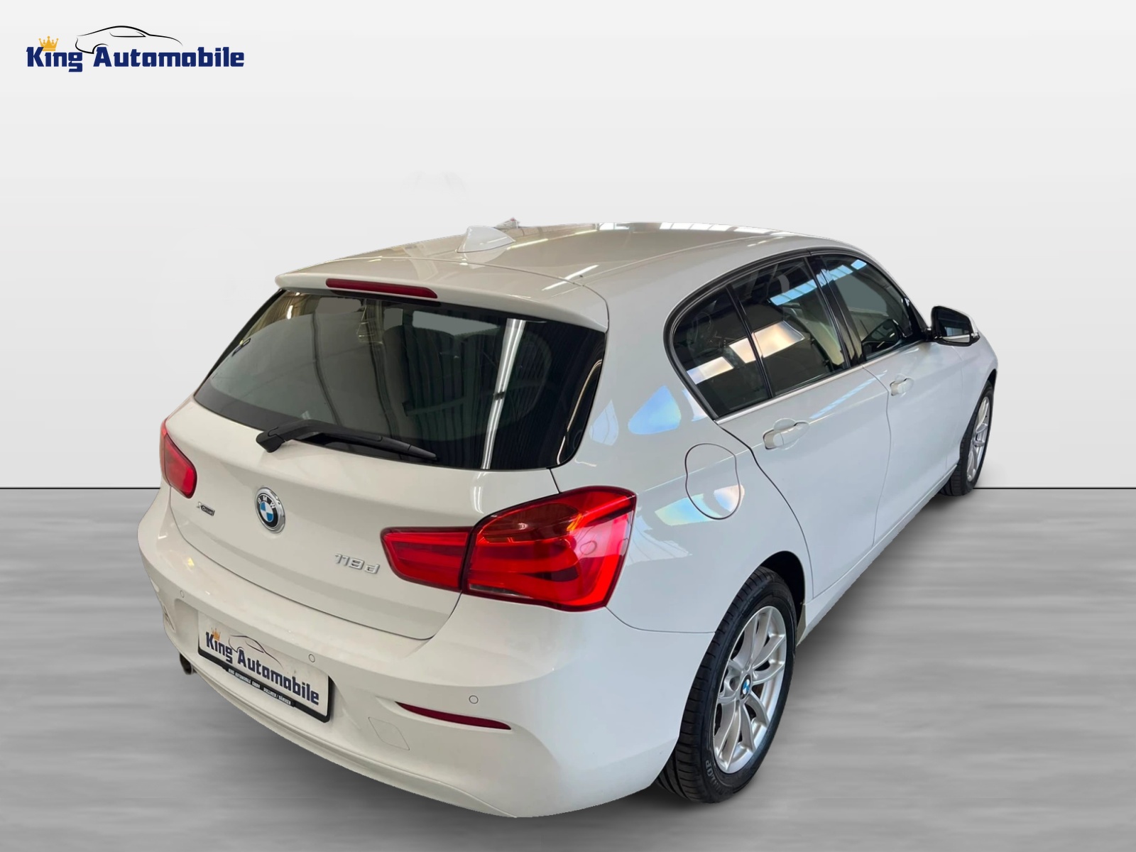 BMW 118d xDrive | CH-Auto | MFK 02.2025 | 6-Gang Getriebe | Ab Service-image-6