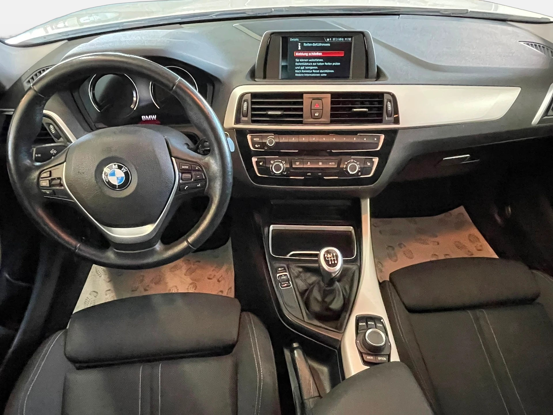 BMW 118d xDrive | CH-Auto | MFK 02.2025 | 6-Gang Getriebe | Ab Service-image-11