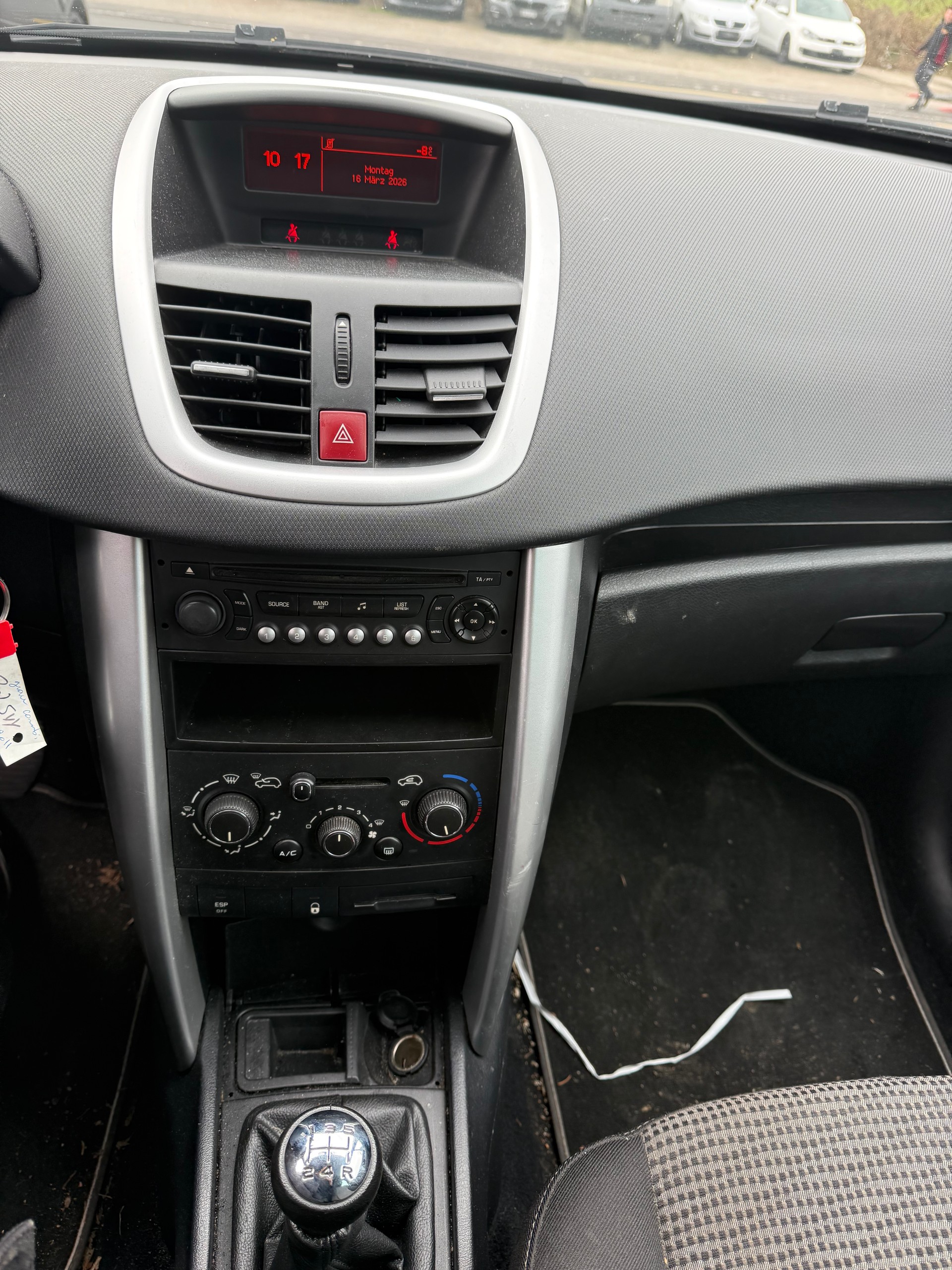 PEUGEOT 207 1.4 16V Sport-image-6