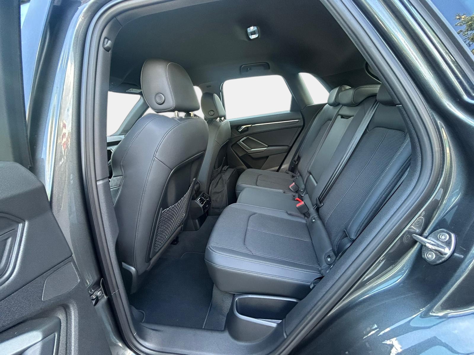 AUDI Q3 45 TFSI e S line S-tronic-image-6