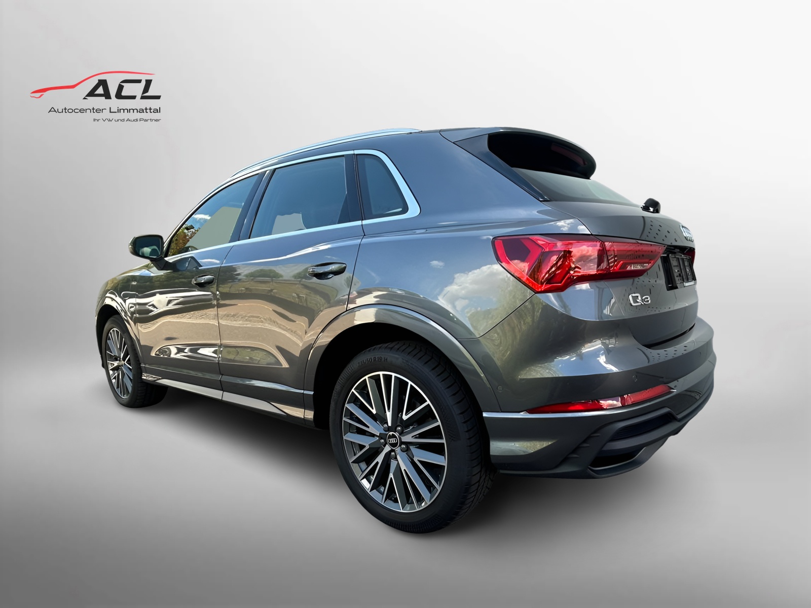 AUDI Q3 45 TFSI e S line S-tronic-image-7