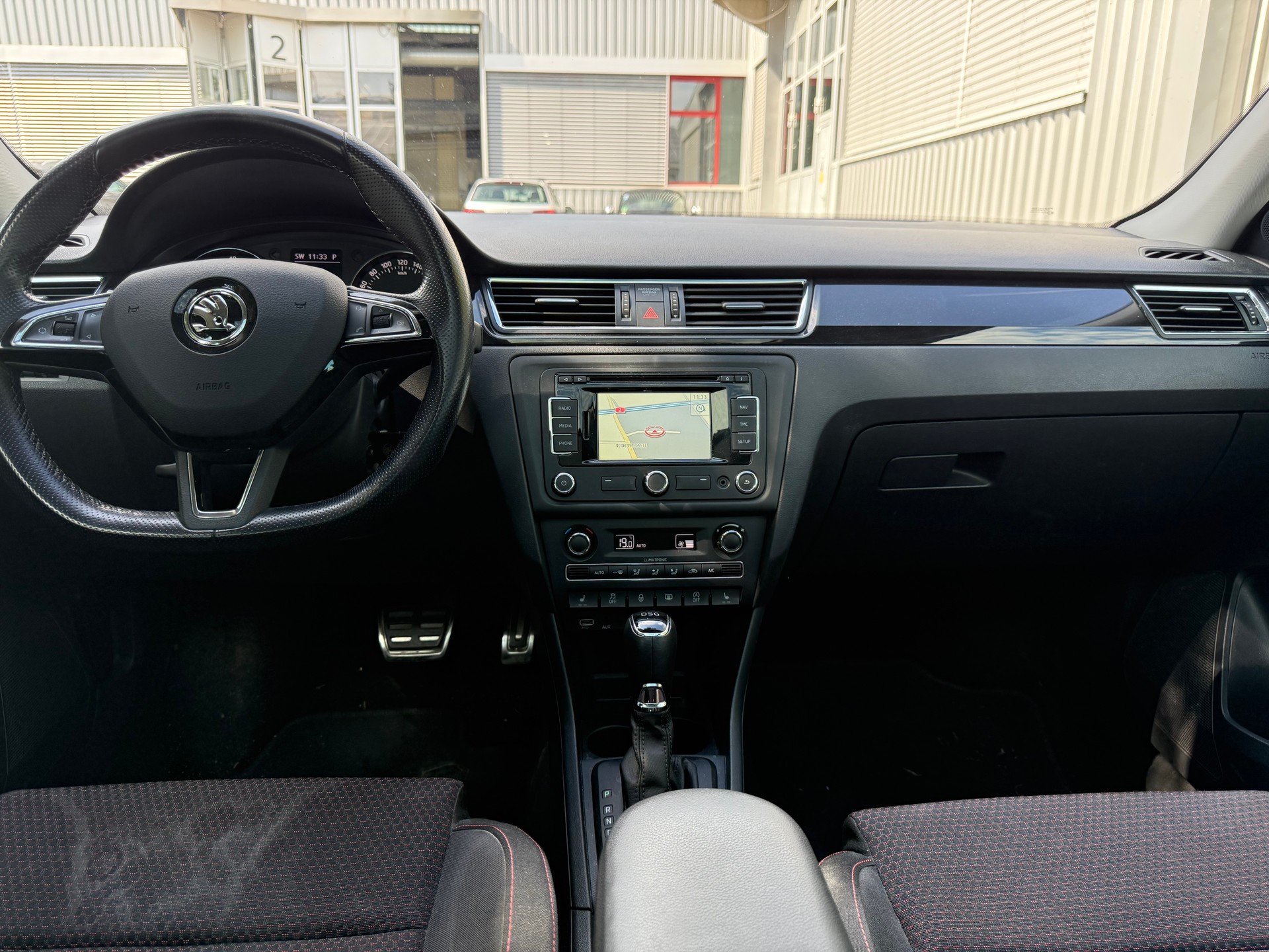SKODA Rapid Spaceback 1.4 TSI Elegance DSG-image-6