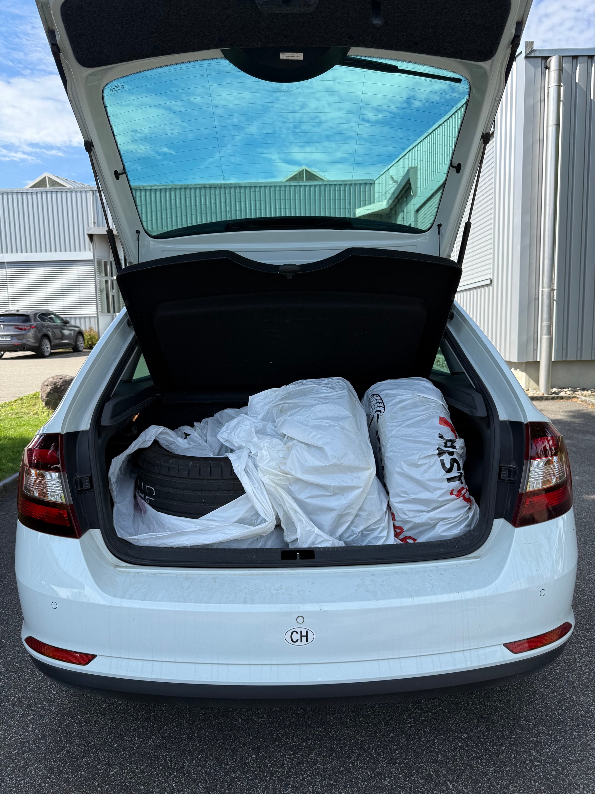 SKODA Rapid Spaceback 1.4 TSI Elegance DSG-image-12
