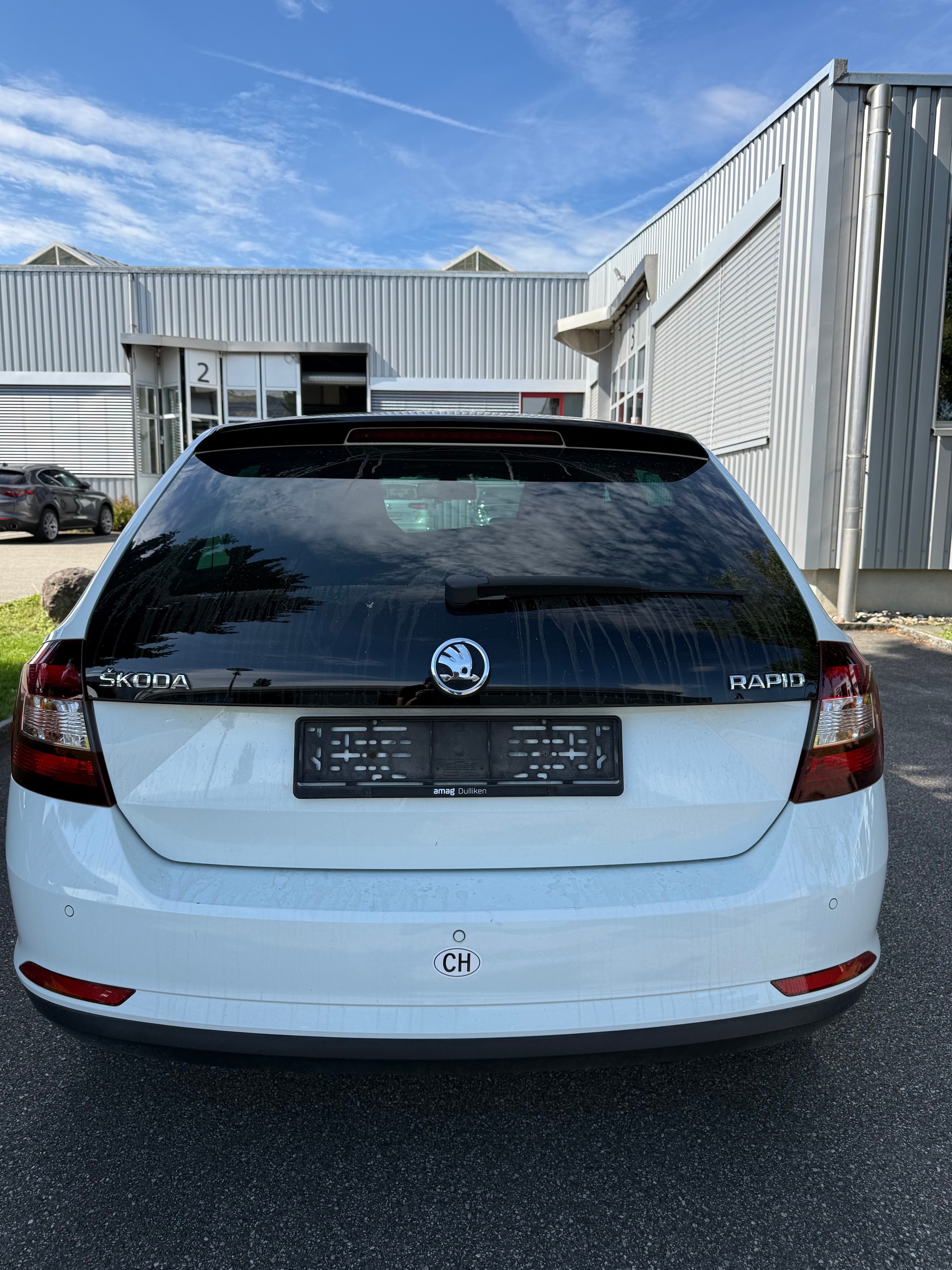 SKODA Rapid Spaceback 1.4 TSI Elegance DSG-image-3