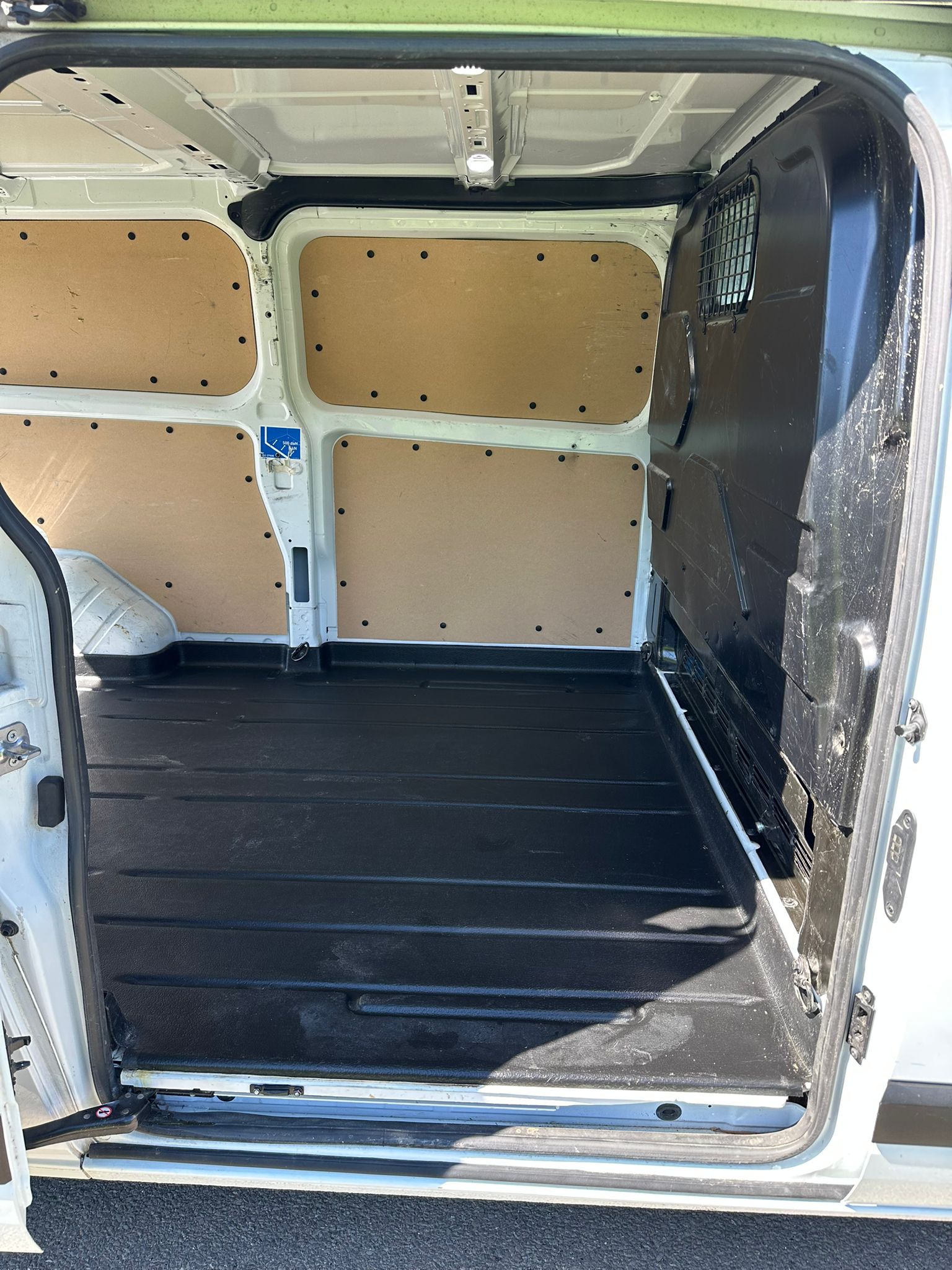 FORD Transit Custom Van 300 L2H1 Trend-image-11