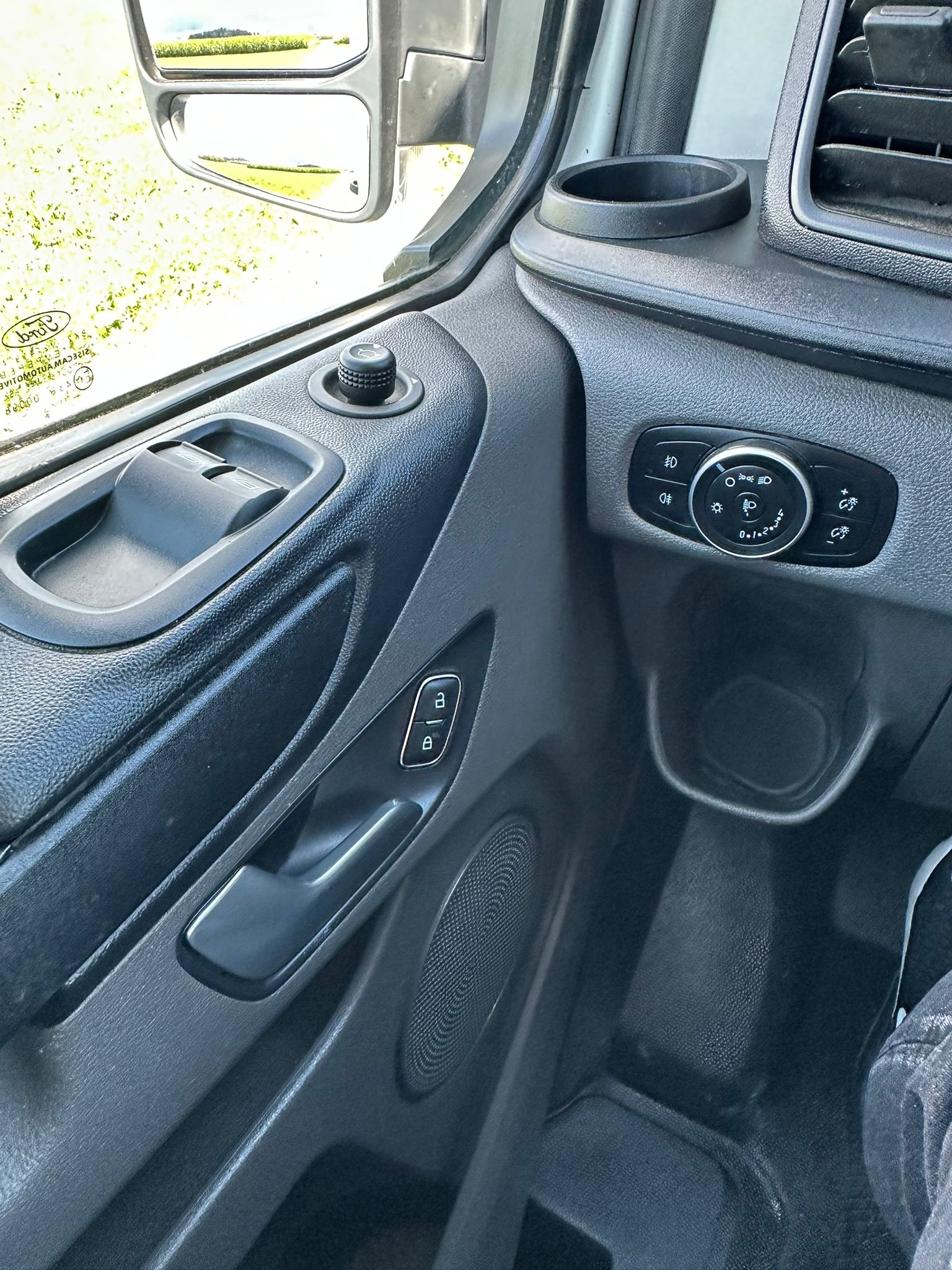 FORD Transit Custom Van 300 L2H1 Trend-image-21