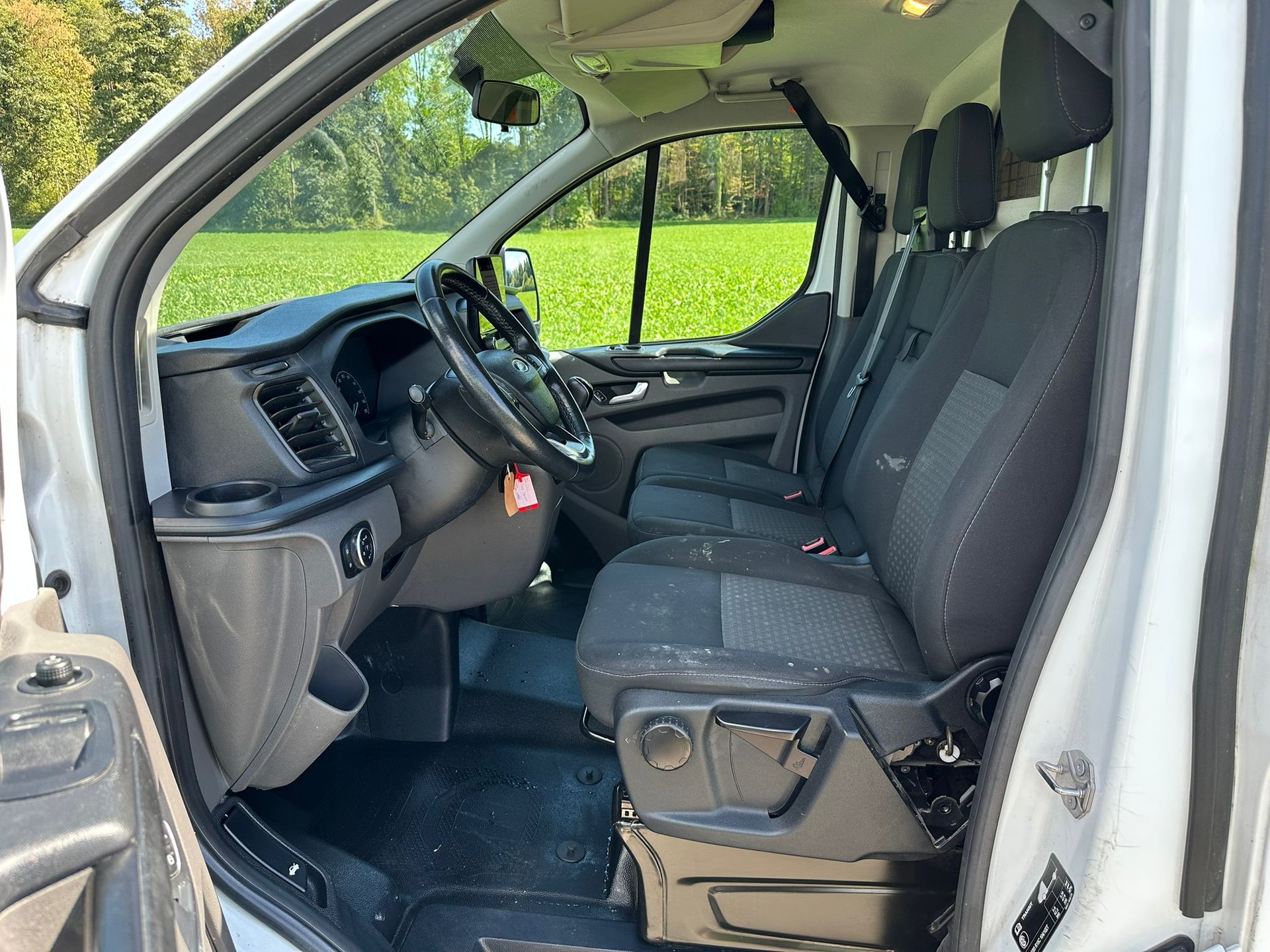 FORD Transit Custom Van 300 L2H1 Trend-image-9