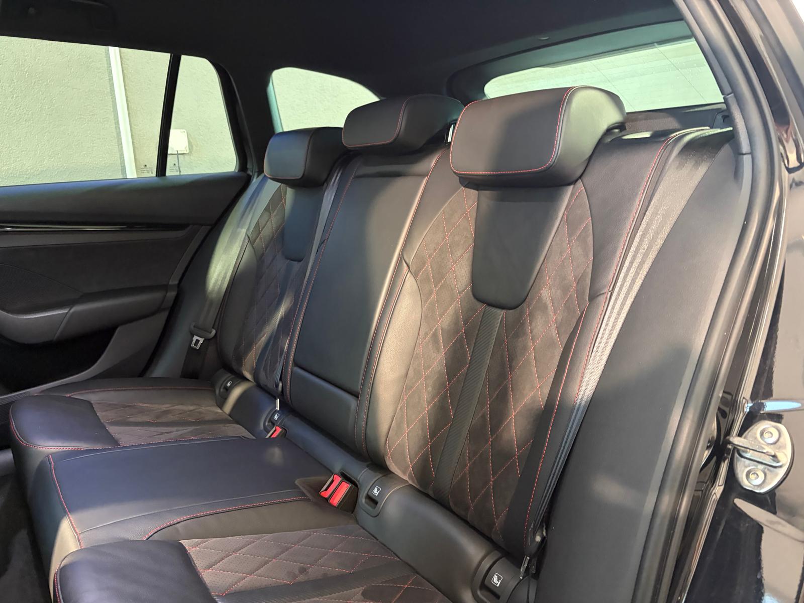SKODA Octavia Combi 1.4 TSI PHEV DSG RS - Pack MY RS-image-11