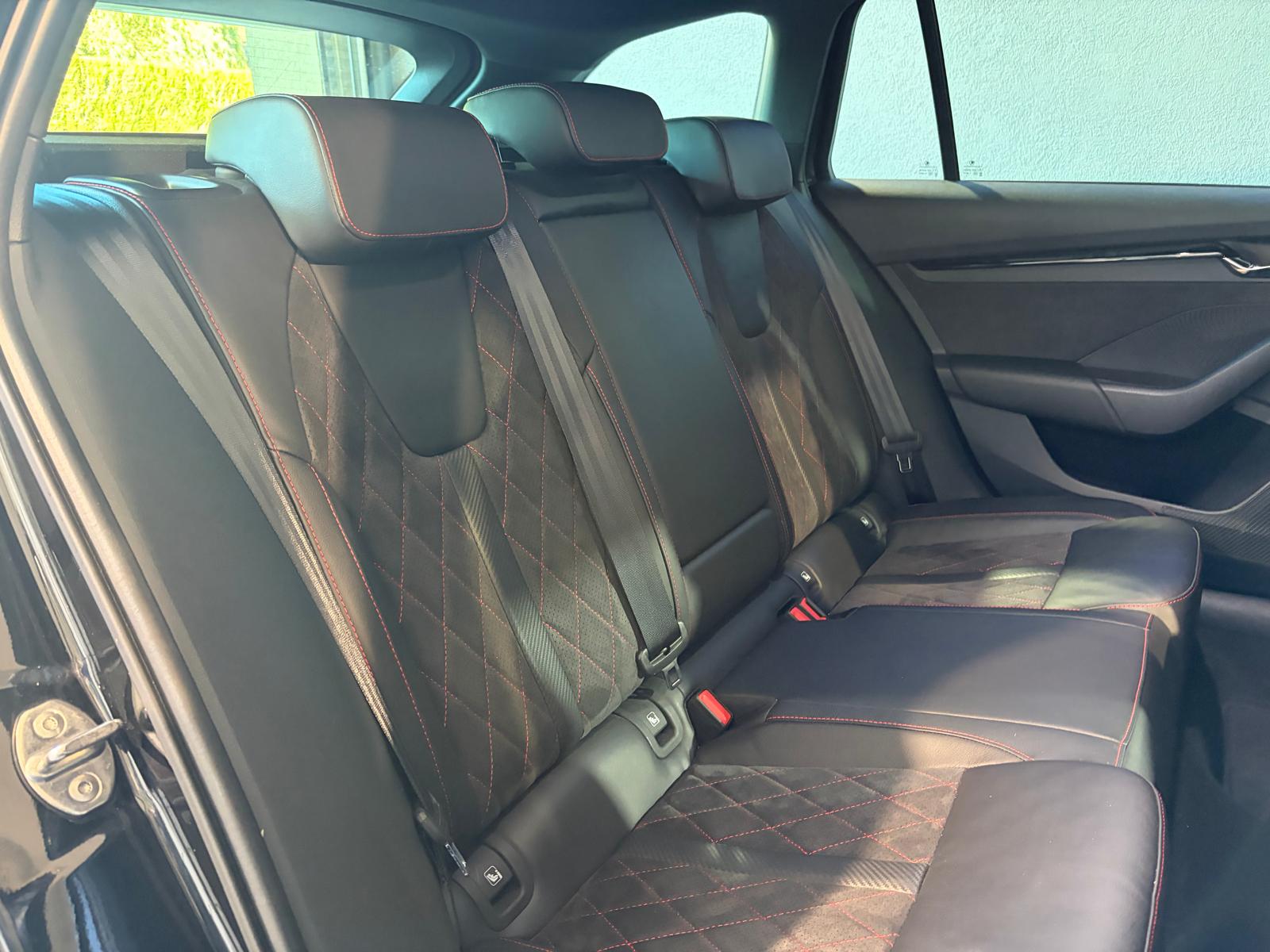 SKODA Octavia Combi 1.4 TSI PHEV DSG RS - Pack MY RS-image-15