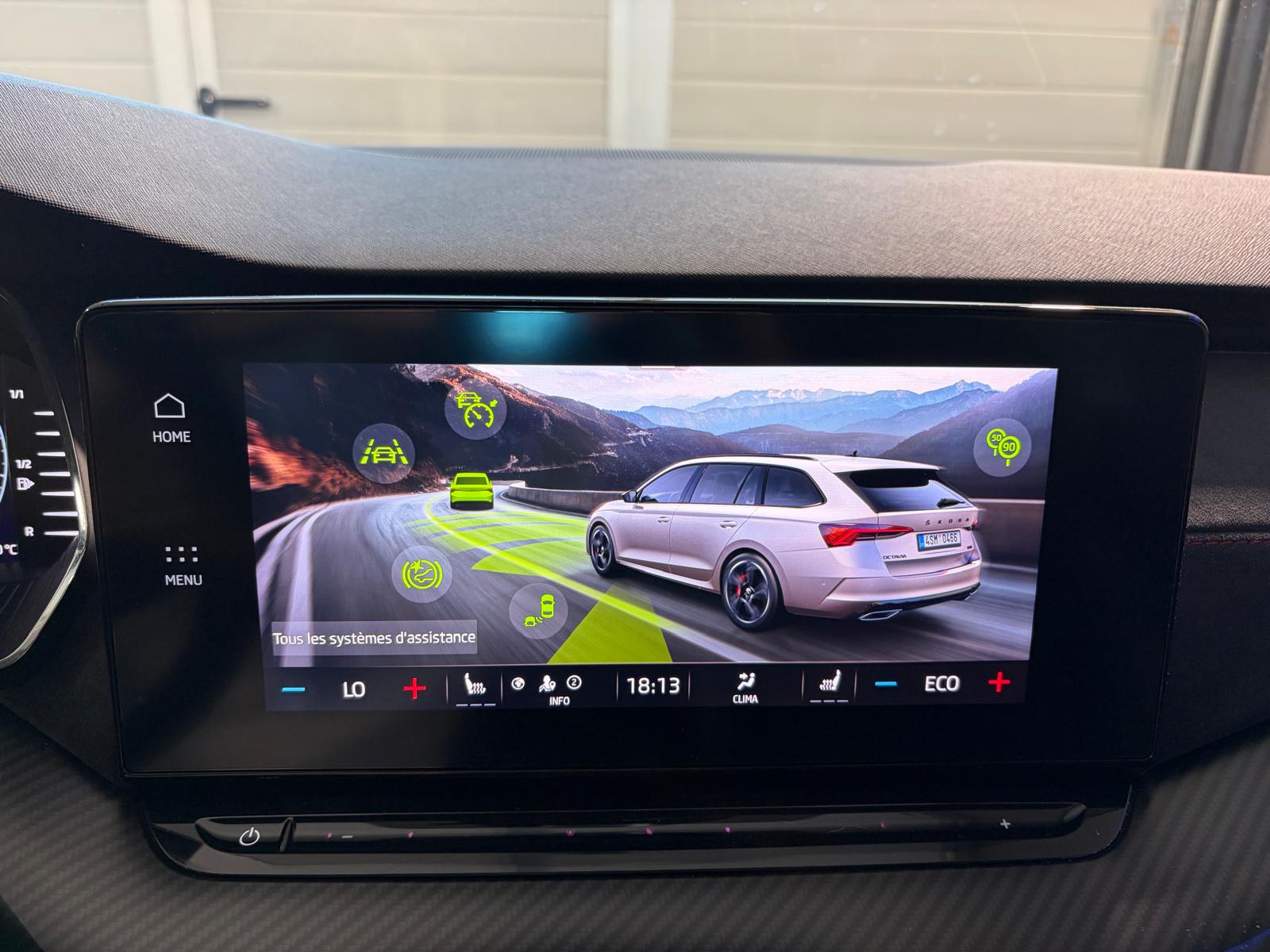 SKODA Octavia Combi 1.4 TSI PHEV DSG RS - Pack MY RS-image-25