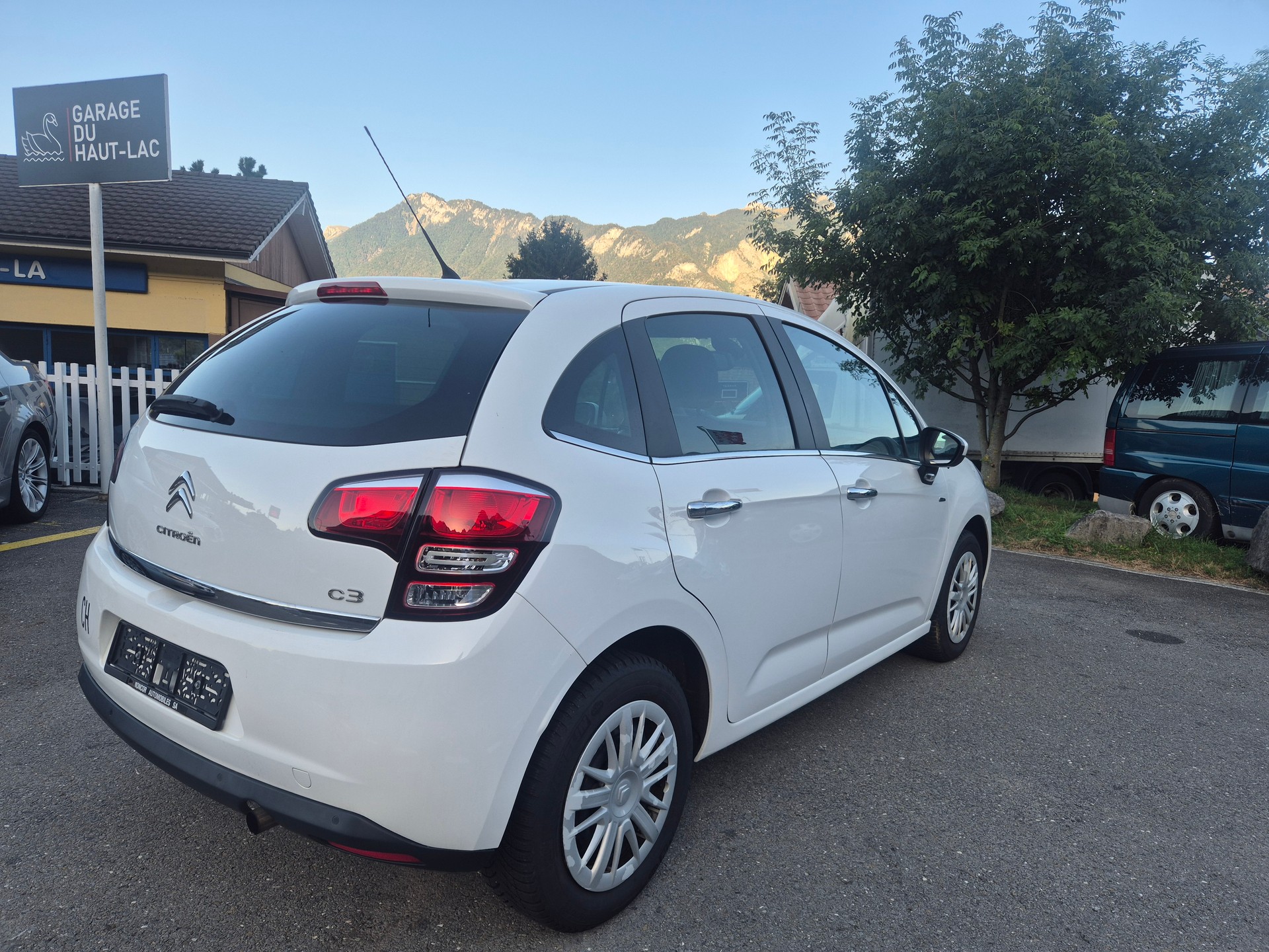 CITROEN C3 1.2i Exclusive-image-3