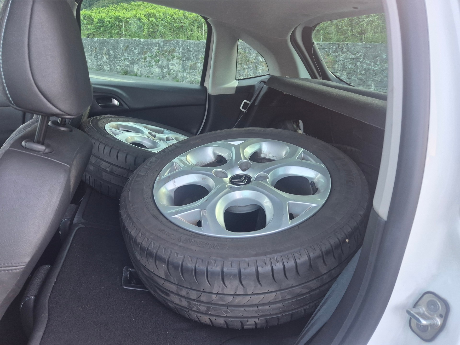 CITROEN C3 1.2i Exclusive-image-12
