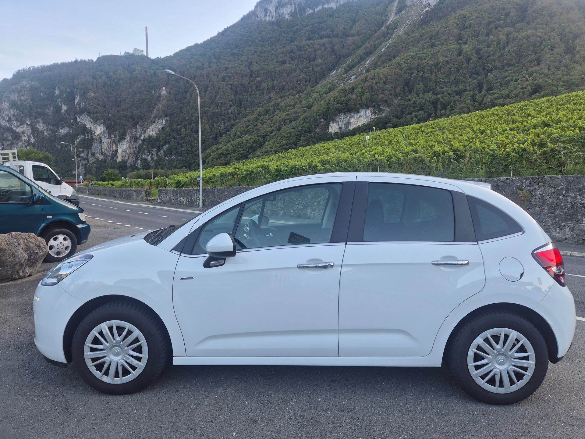 CITROEN C3 1.2i Exclusive-image-2