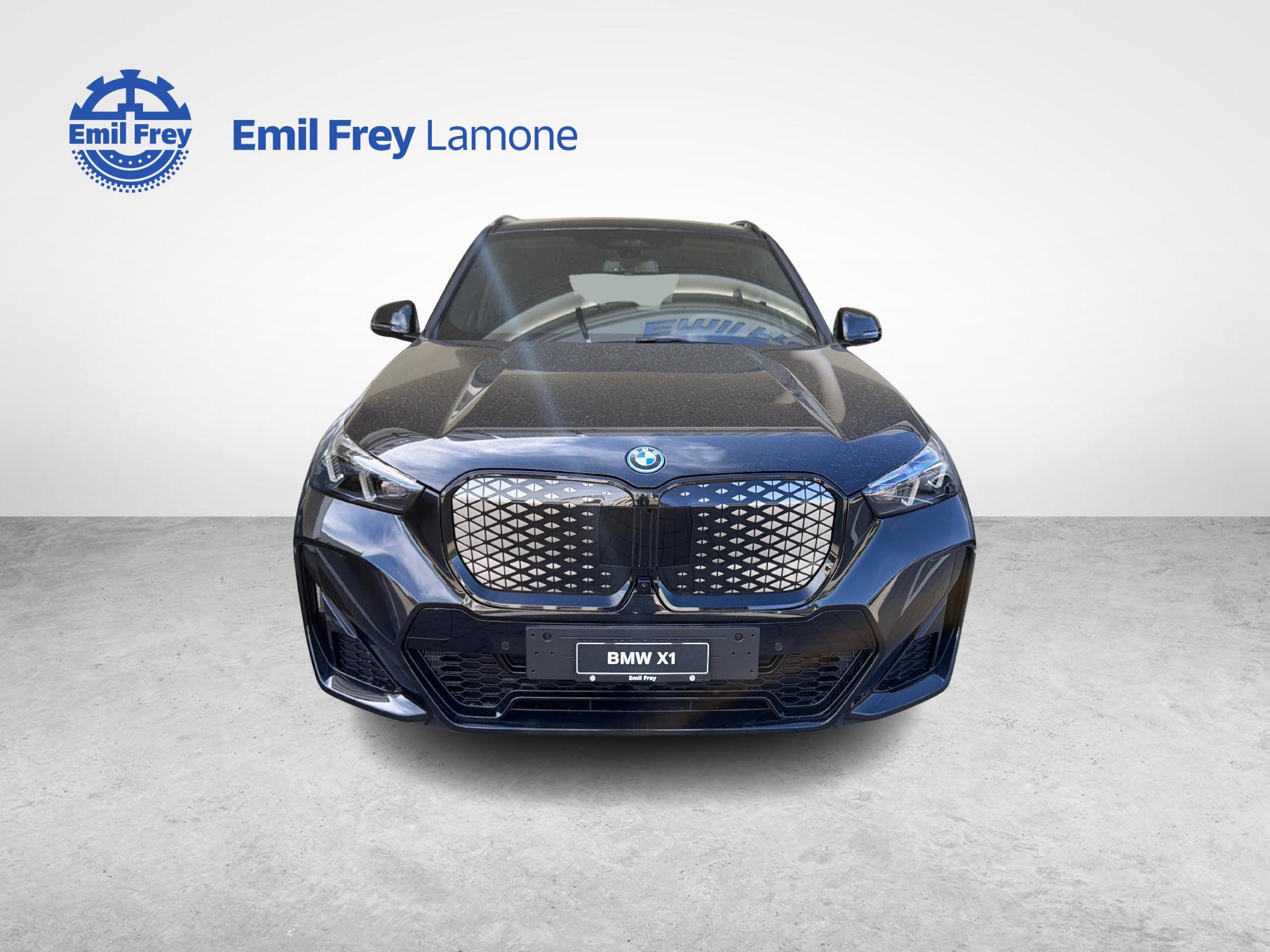BMW iX1 30 xDrive-image-7