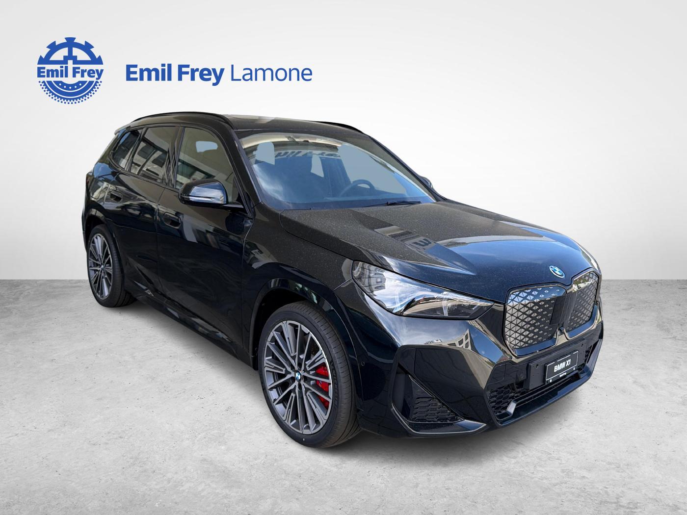 BMW iX1 30 xDrive-image-6