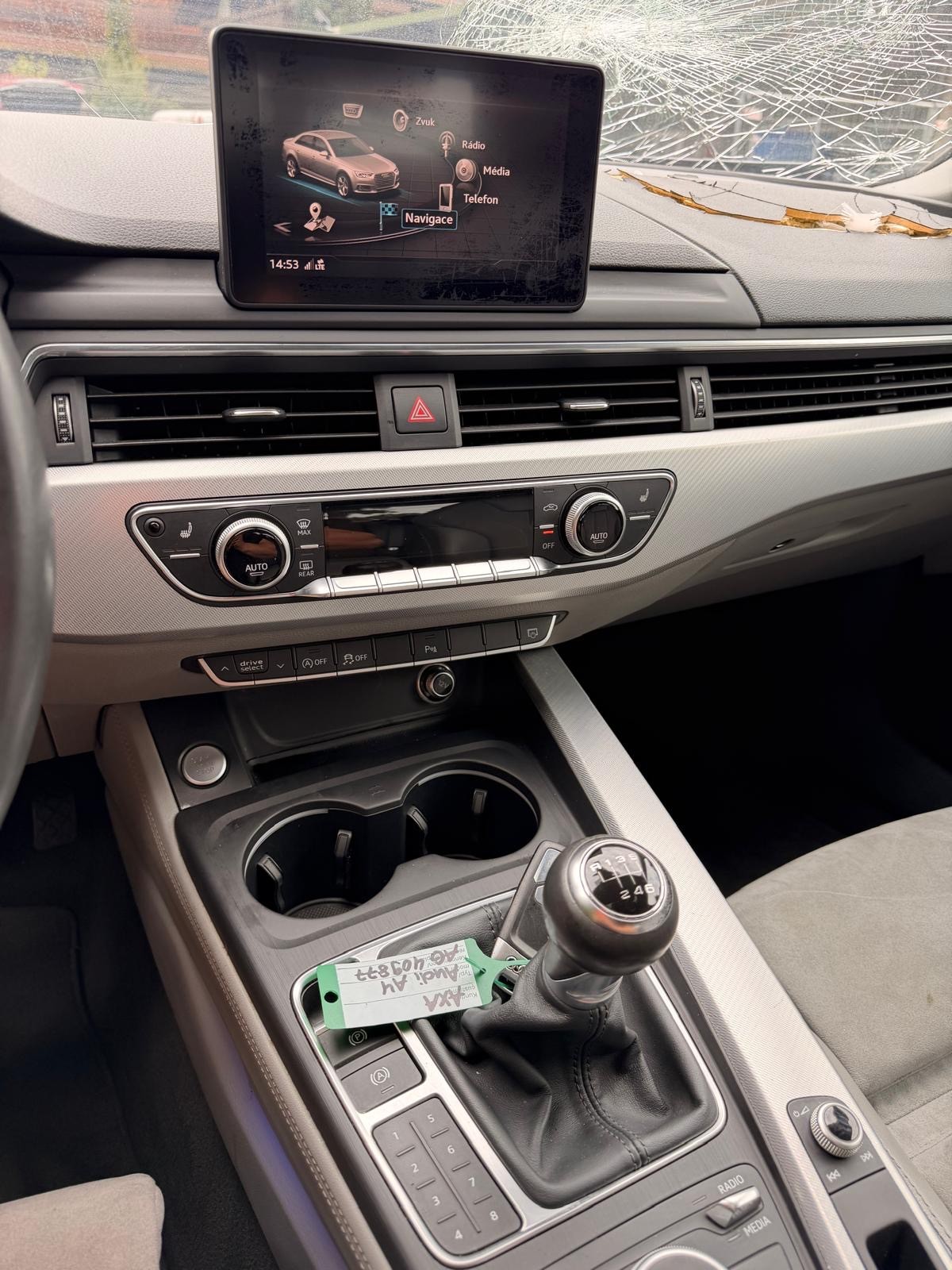 AUDI A4 Limousine 2.0 TFSI Design-image-13