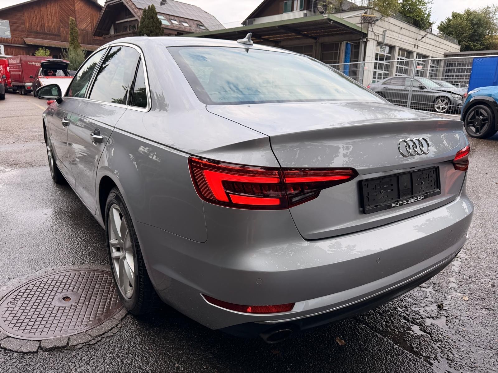 AUDI A4 Limousine 2.0 TFSI Design-image-2