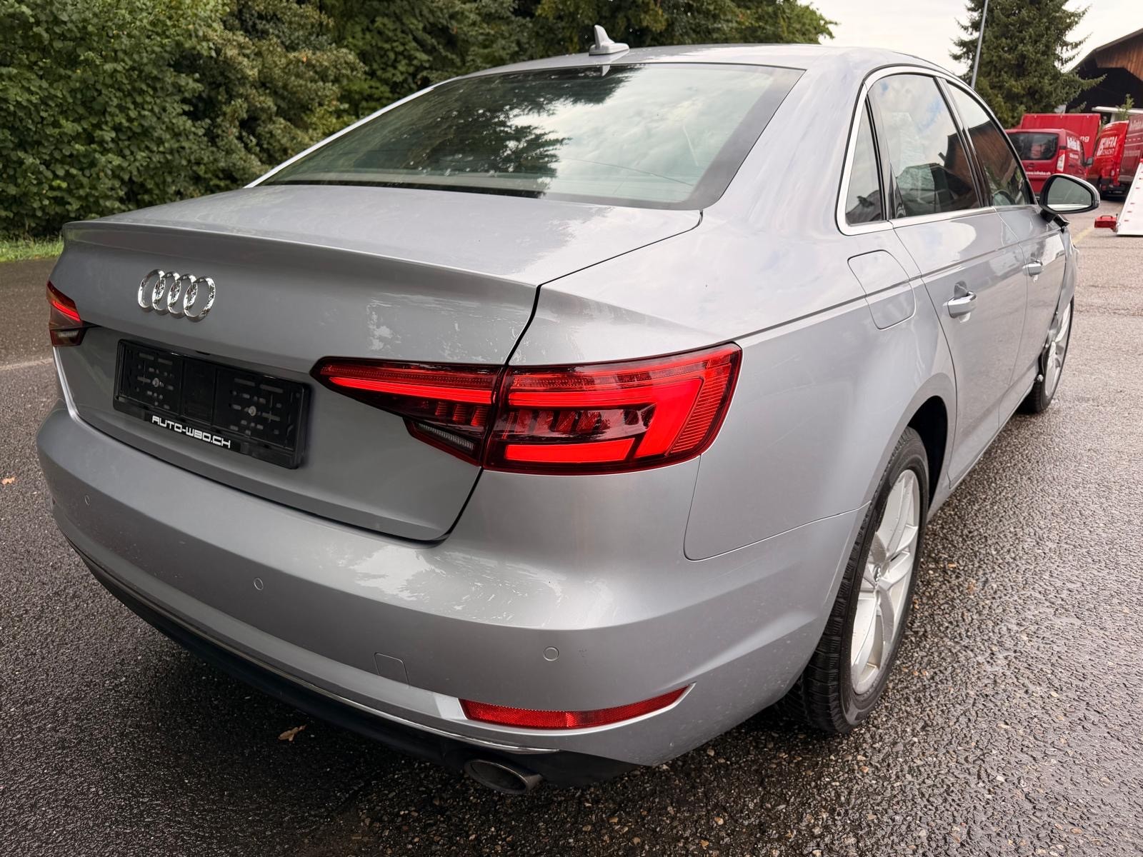 AUDI A4 Limousine 2.0 TFSI Design-image-3