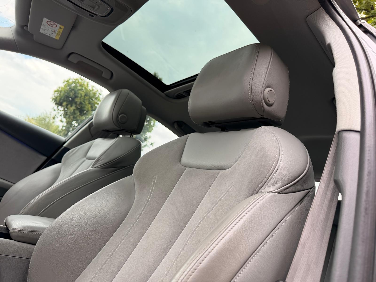 AUDI A4 Limousine 2.0 TFSI Design-image-14