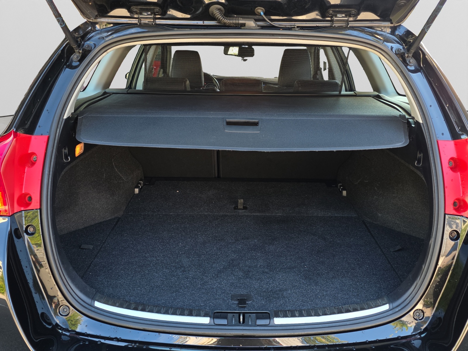 TOYOTA Auris Touring Sports 2.0 D-4D Sol-image-13