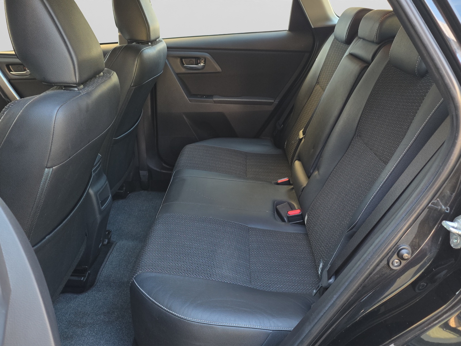 TOYOTA Auris Touring Sports 2.0 D-4D Sol-image-12