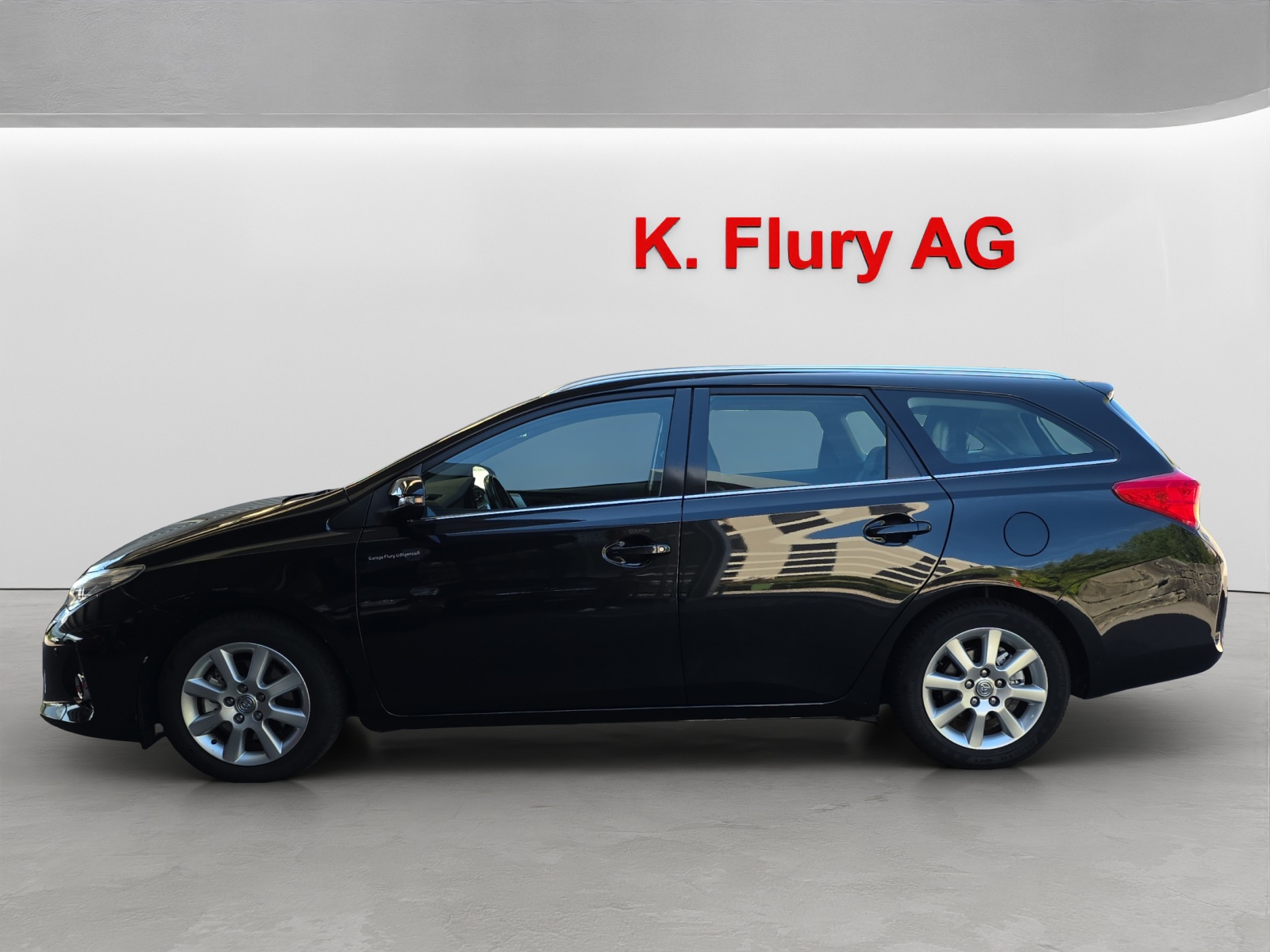 TOYOTA Auris Touring Sports 2.0 D-4D Sol-image-1