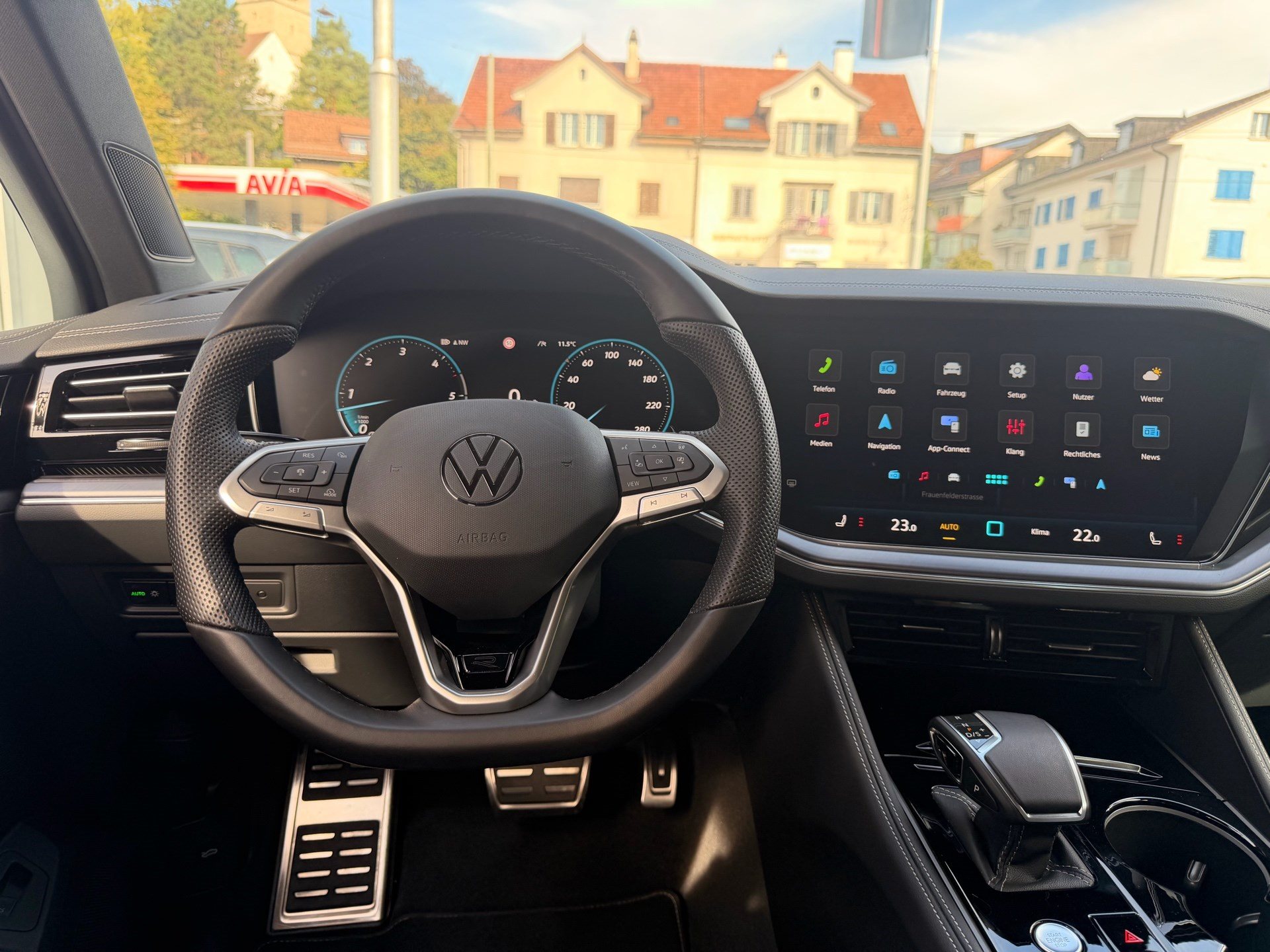 VW Touareg 3.0 TDI 286 PS 4MOTION R-LINE *** TRAUM IN SILIZIUMGRAU MATT ***-image-8