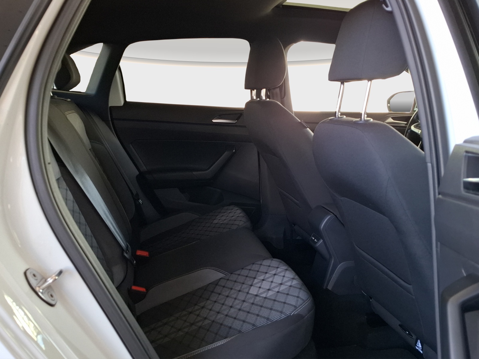 VW Taigo 1.5 TSI R-Line DSG // Panorama // 1.Hand-image-10