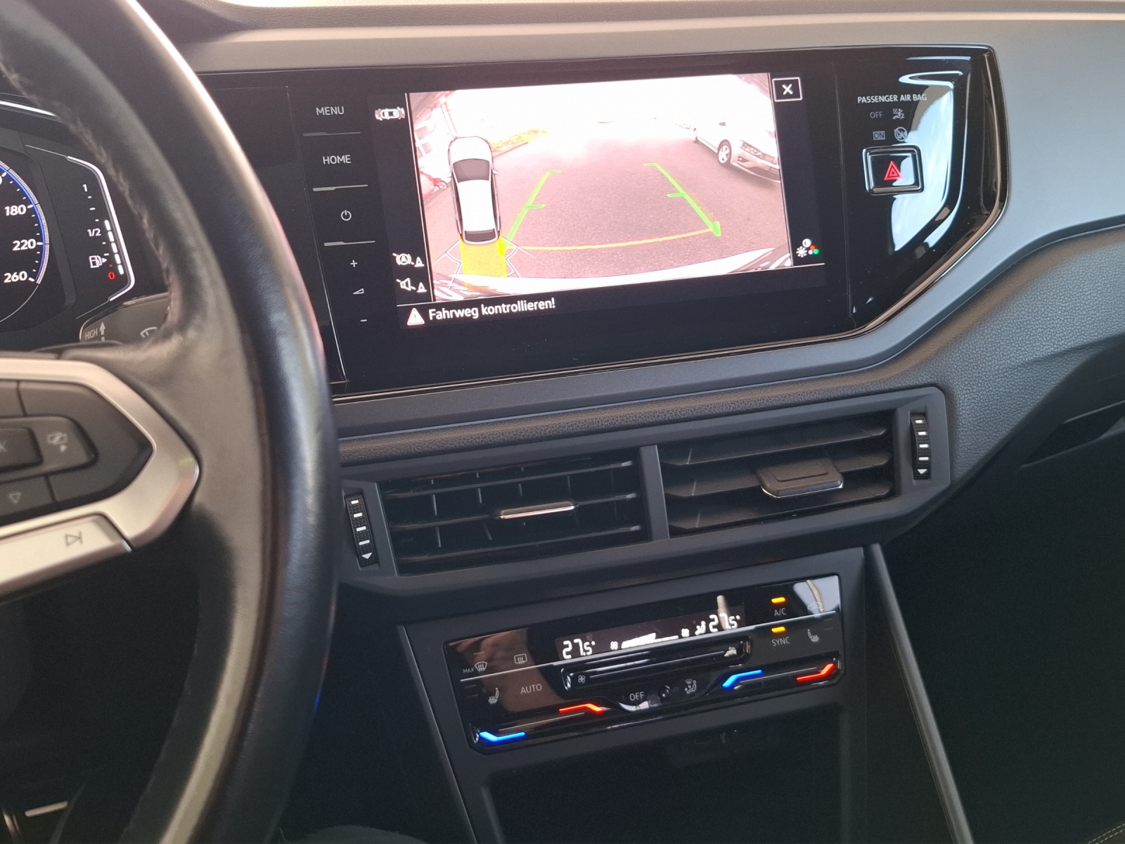 VW Taigo 1.5 TSI R-Line DSG // Panorama // 1.Hand-image-14