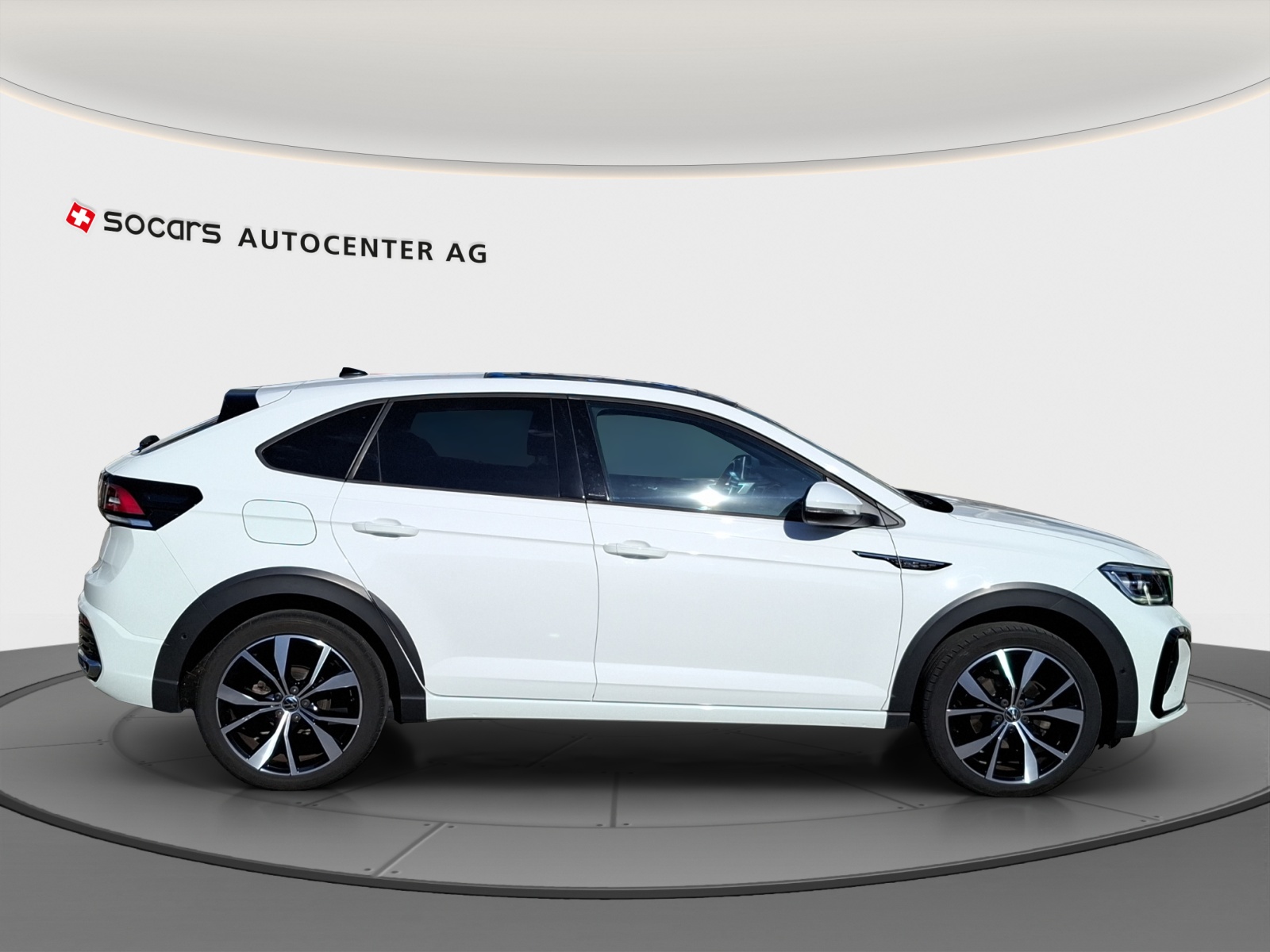 VW Taigo 1.5 TSI R-Line DSG // Panorama // 1.Hand-image-6