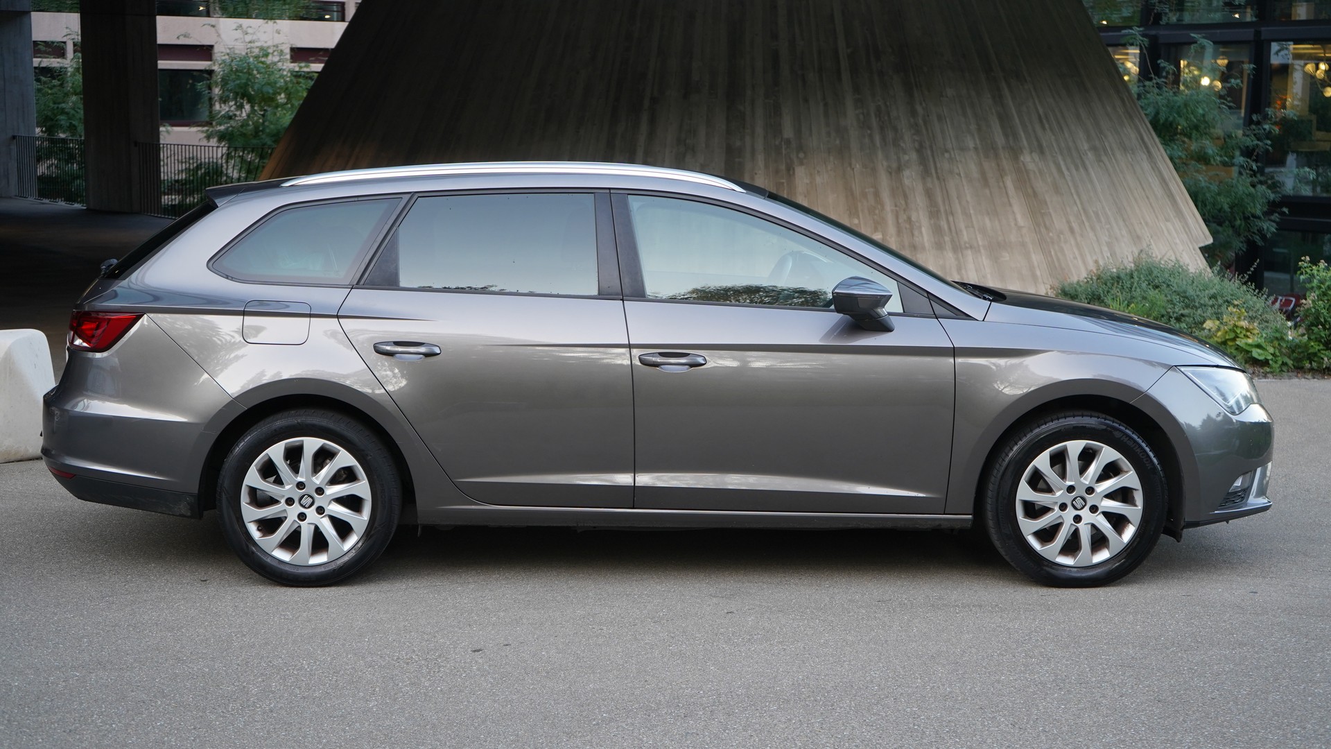 SEAT Leon 1.2 TSI-image-1