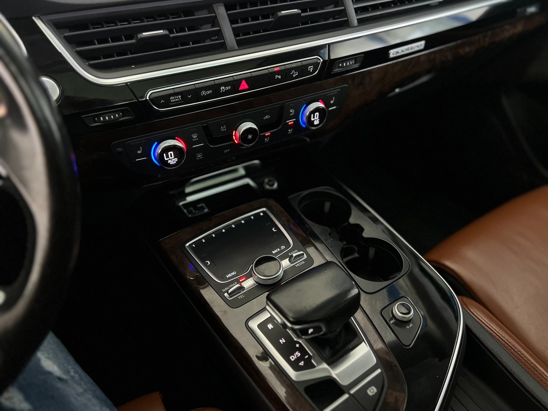 AUDI Q7 3.0 TDI quattro tiptronic-image-15