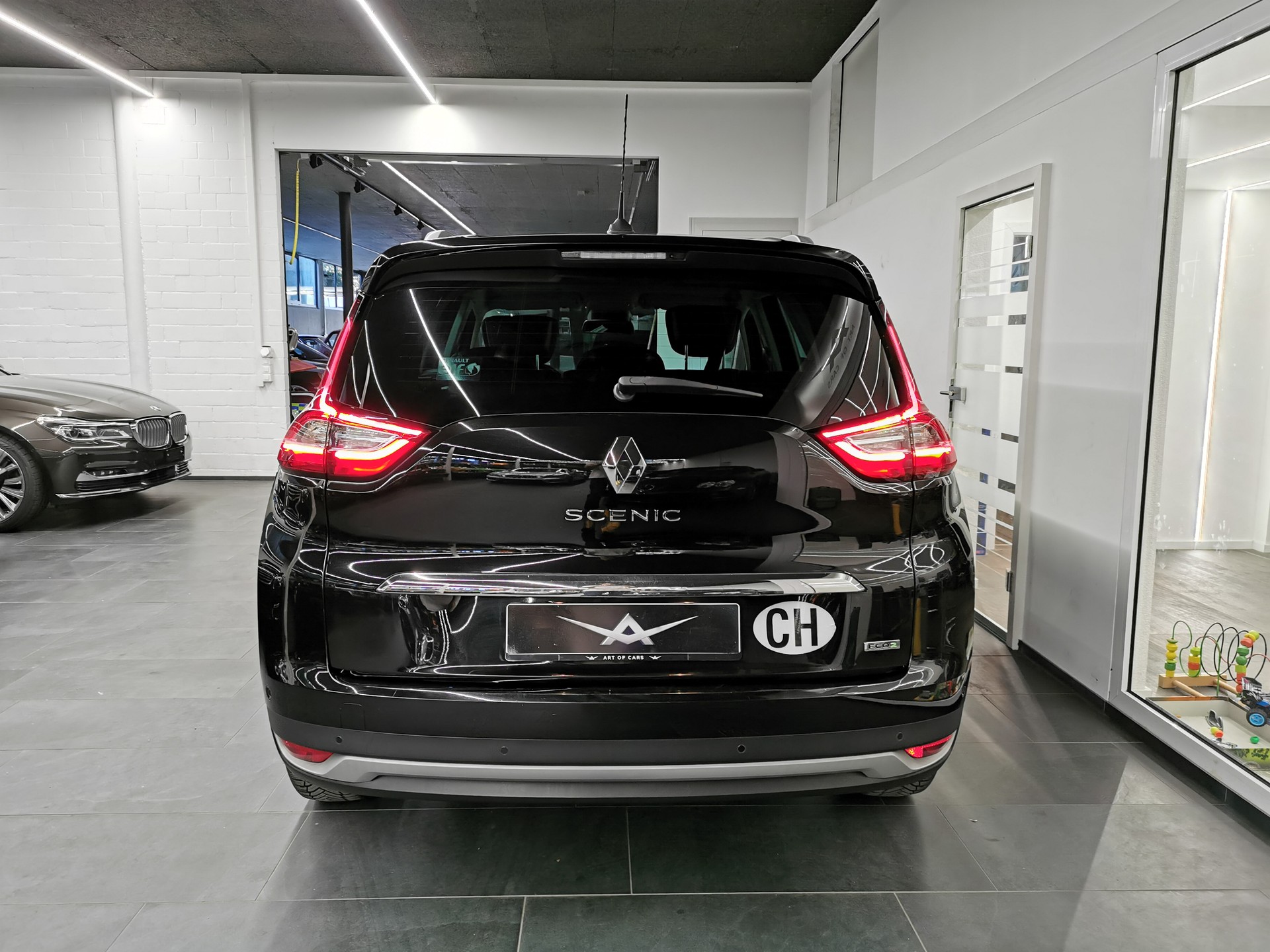RENAULT Grand Scénic 1.6 dCi Bose EDC RFA 20" HEAD-UP DISPLAY RÜCKFAHRKAMERA-image-8