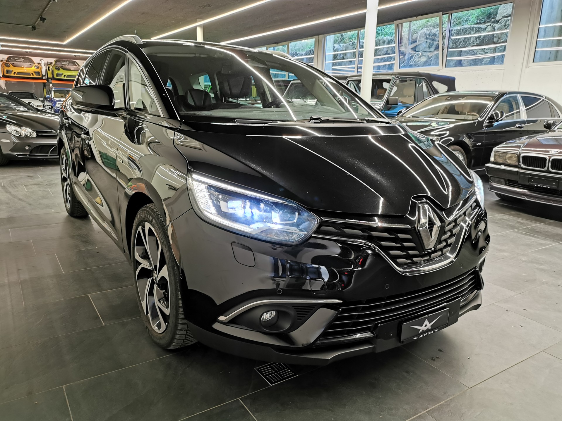 RENAULT Grand Scénic 1.6 dCi Bose EDC RFA 20" HEAD-UP DISPLAY RÜCKFAHRKAMERA-image-0