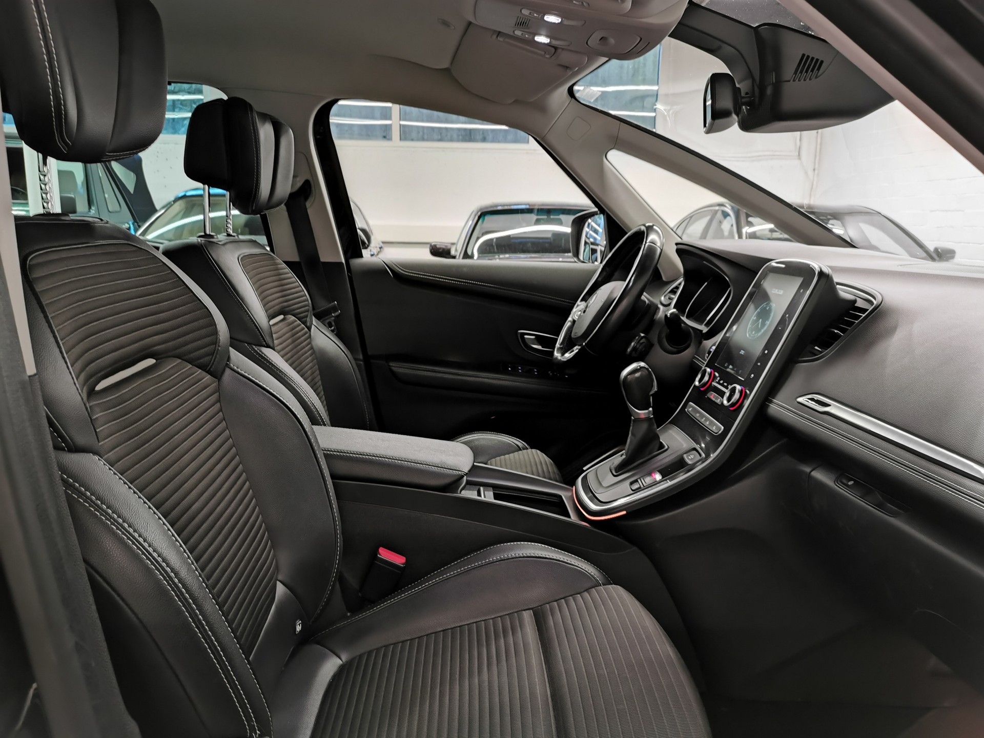 RENAULT Grand Scénic 1.6 dCi Bose EDC RFA 20" HEAD-UP DISPLAY RÜCKFAHRKAMERA-image-11
