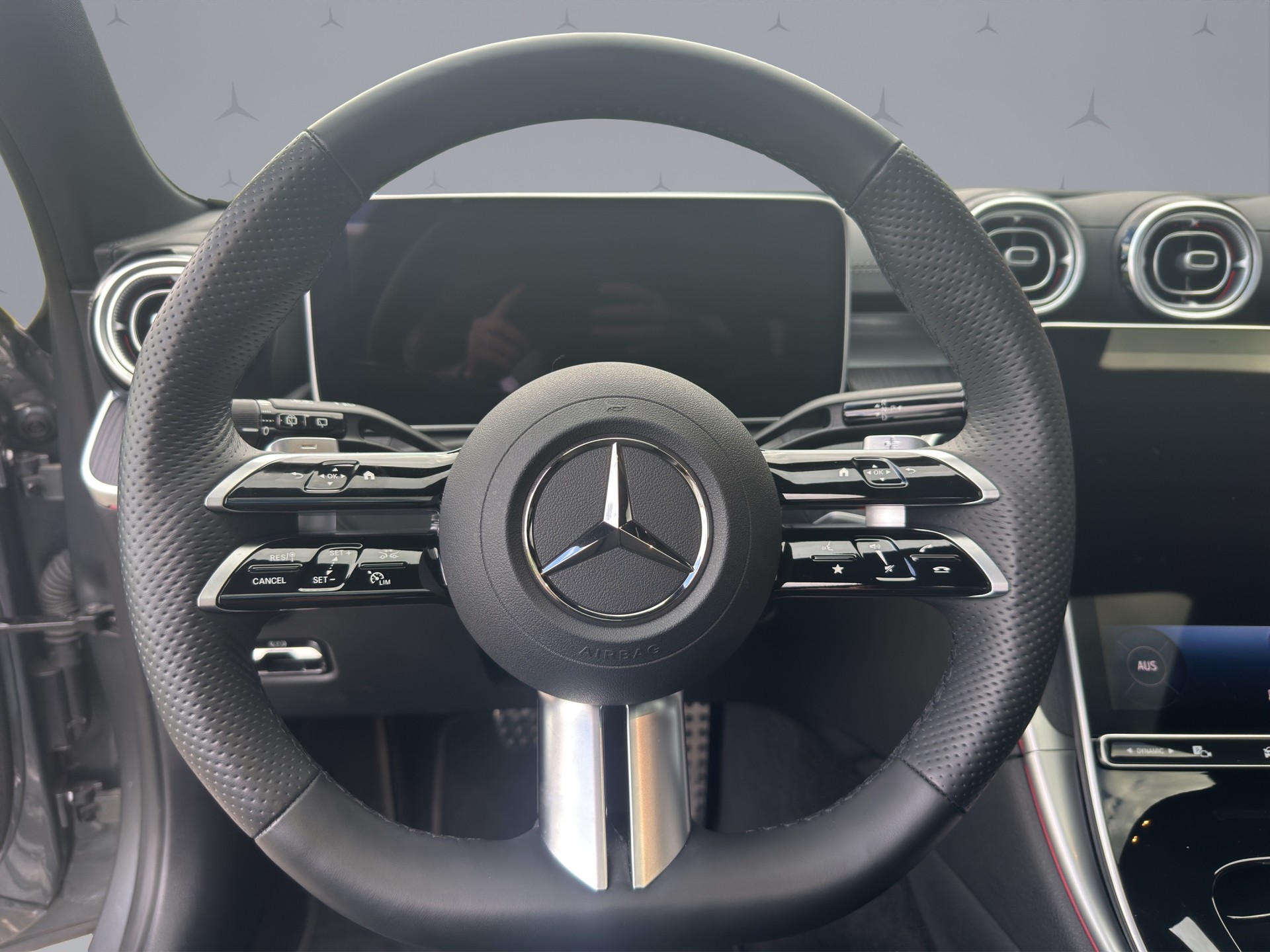 MERCEDES-BENZ C 220 d AMG Line 4matic Kombi-image-11
